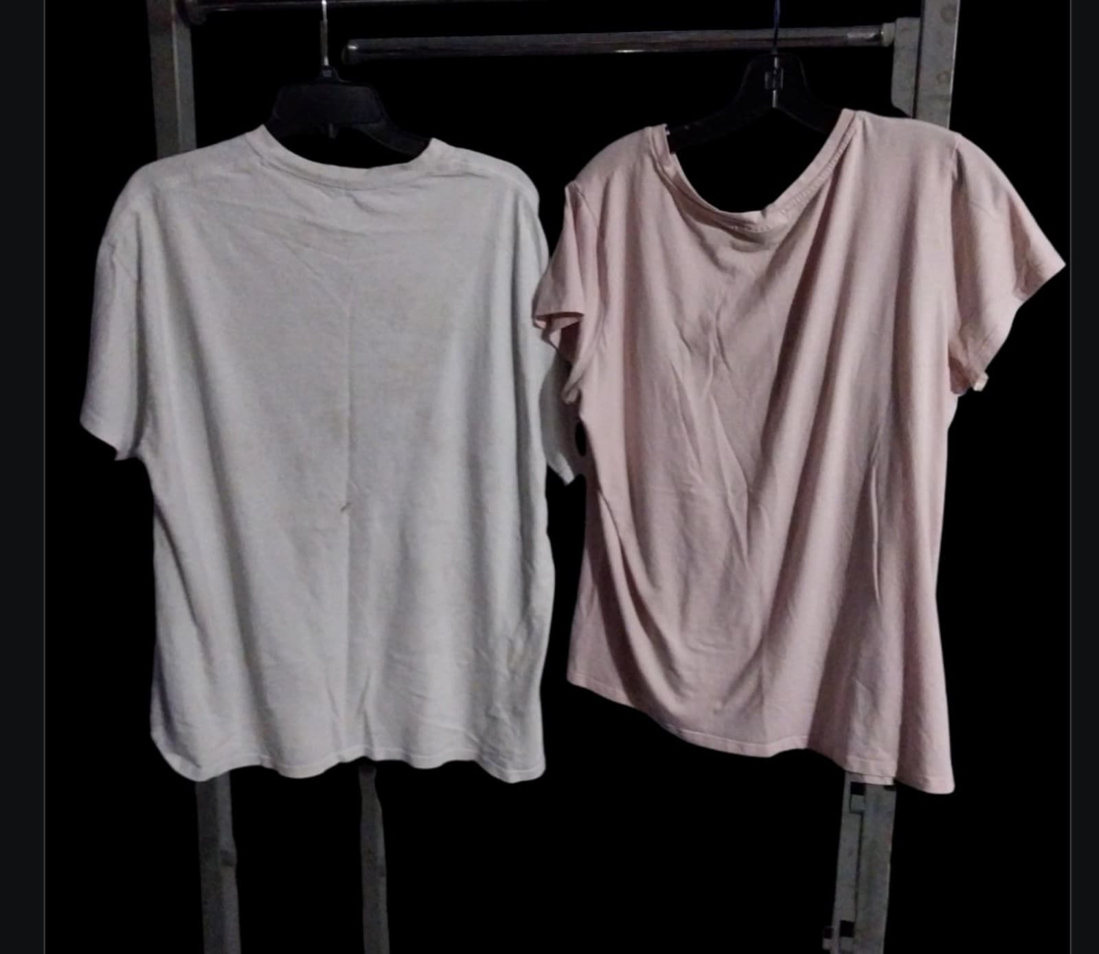 2 Women’s T-shirts. Size XL - Thumbnail 2