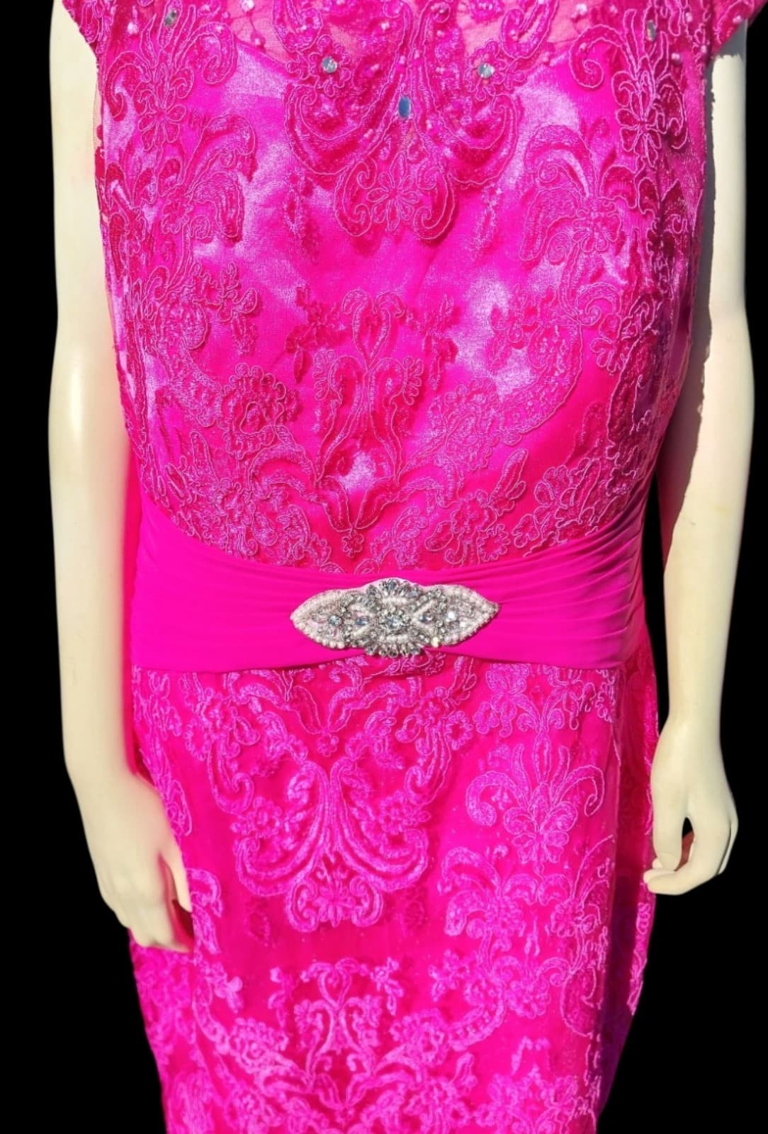 Laeden Pink Dress With Sequins in front at the waist. - Thumbnail 2