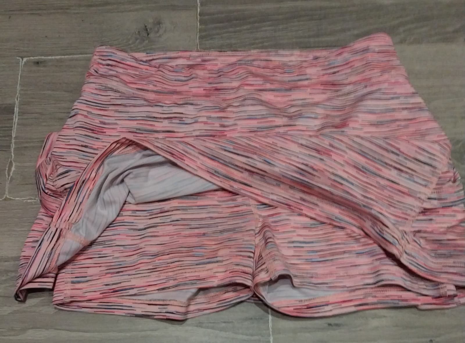 Women’s Skort. Size Medium - Thumbnail 2