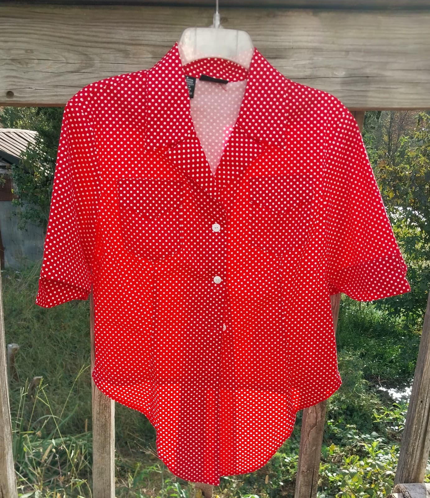 Rafaella Red & White Polka Dot Tie Front Cropped Daisy Duke Shirt. Size 8 - Image 1