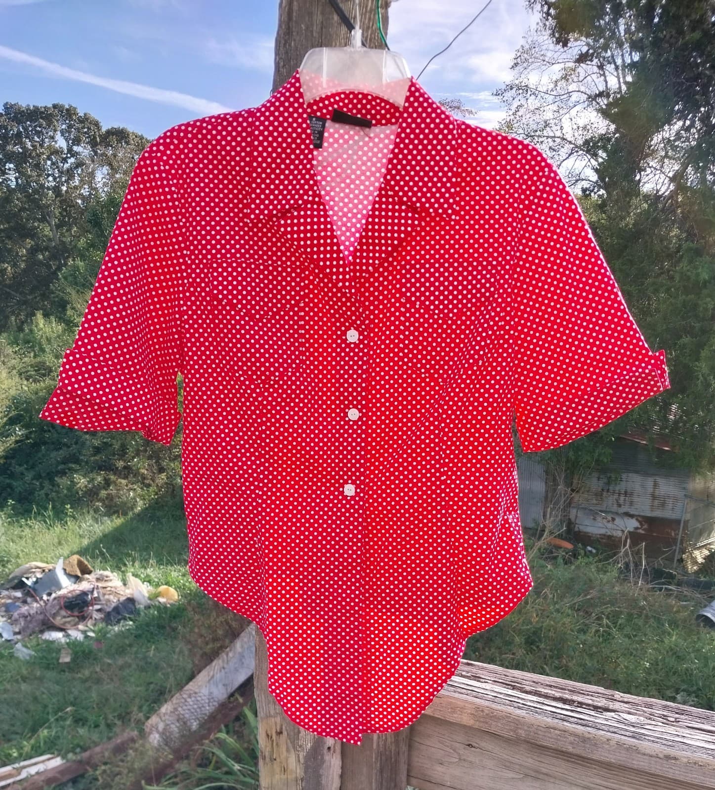 Rafaella Red & White Polka Dot Tie Front Cropped Daisy Duke Shirt. Size 8 - Thumbnail 4
