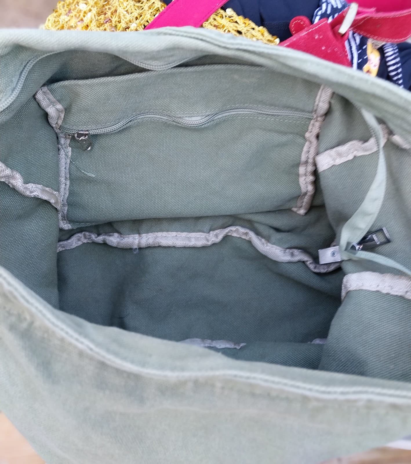 Xinmilai Purse/Satchel in Green with Adjustable Strap - Thumbnail 4