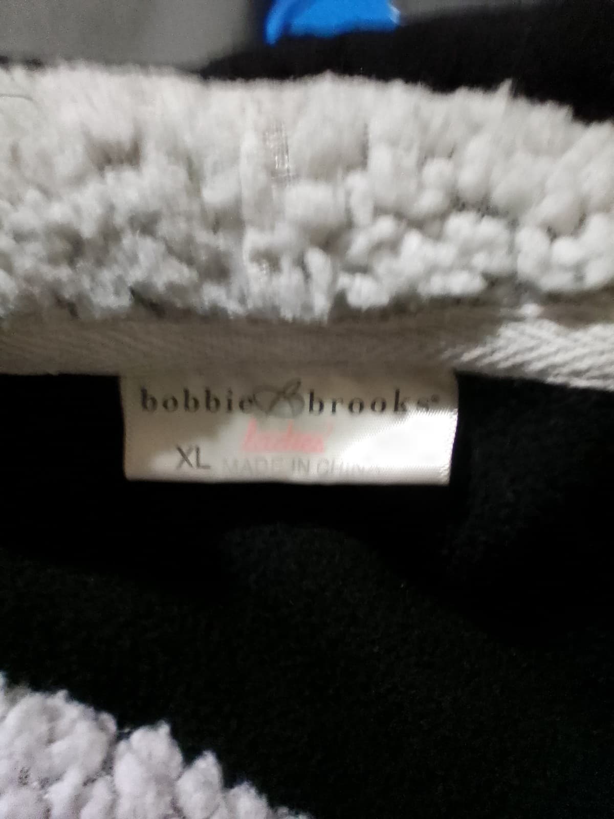 "Warning, I Really Don't Care" Black Hoodie. Size XL - Thumbnail 3