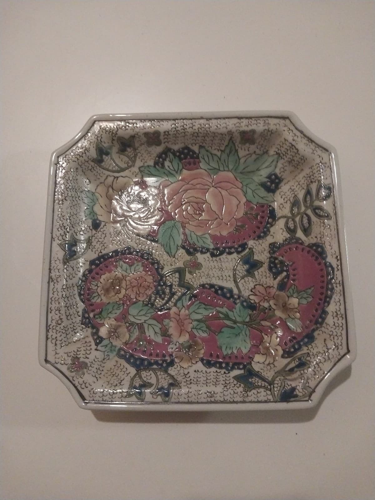 Vintage Decorative Plate. 8" Diameter - Image 1