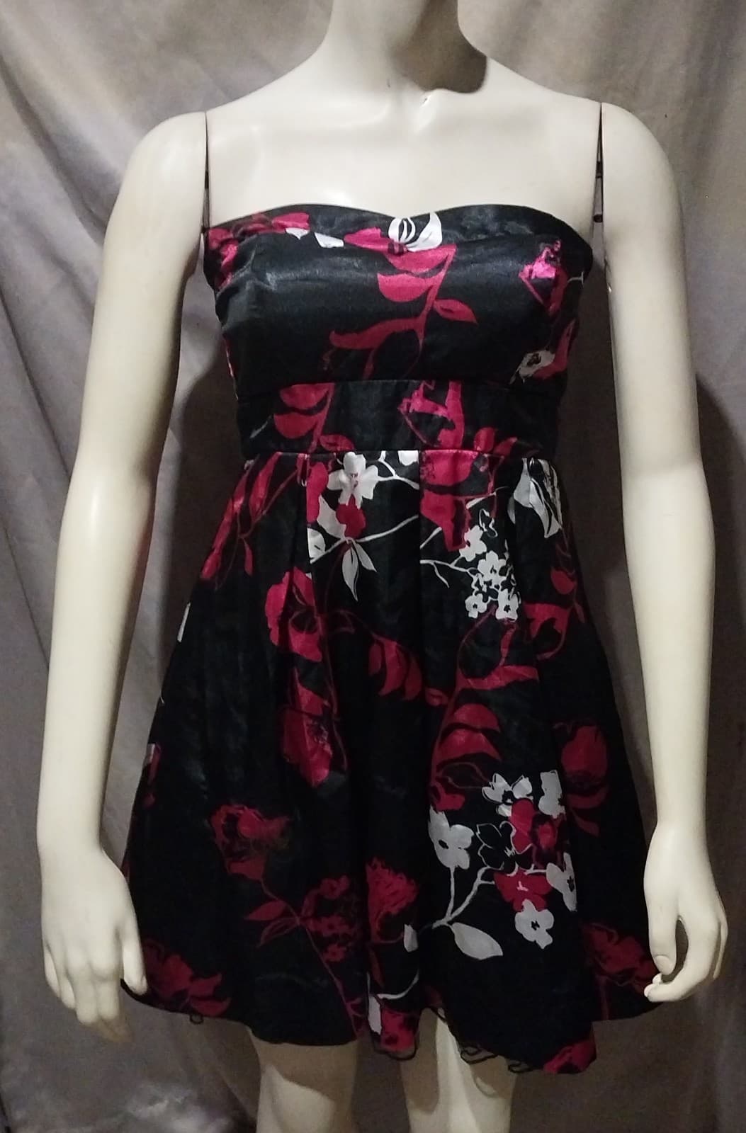 Charlotte Russe Women's Red and Black Dress - Image 1