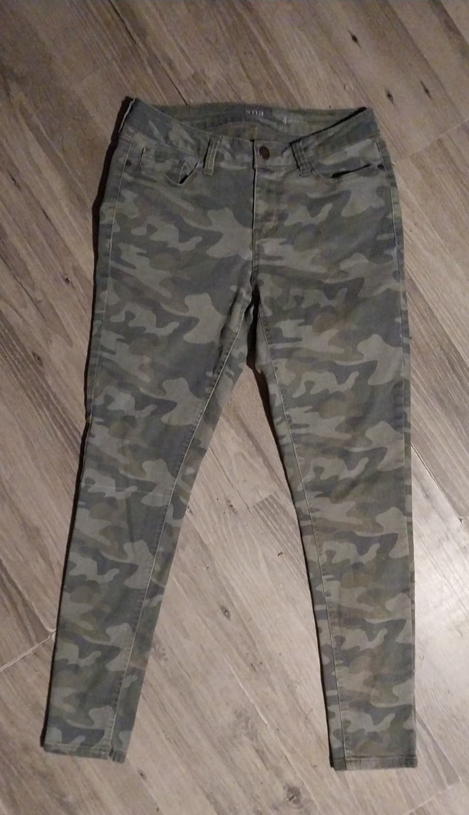 A.N.A. A New Approach. Camo Leggings. Size 4 - Image 1