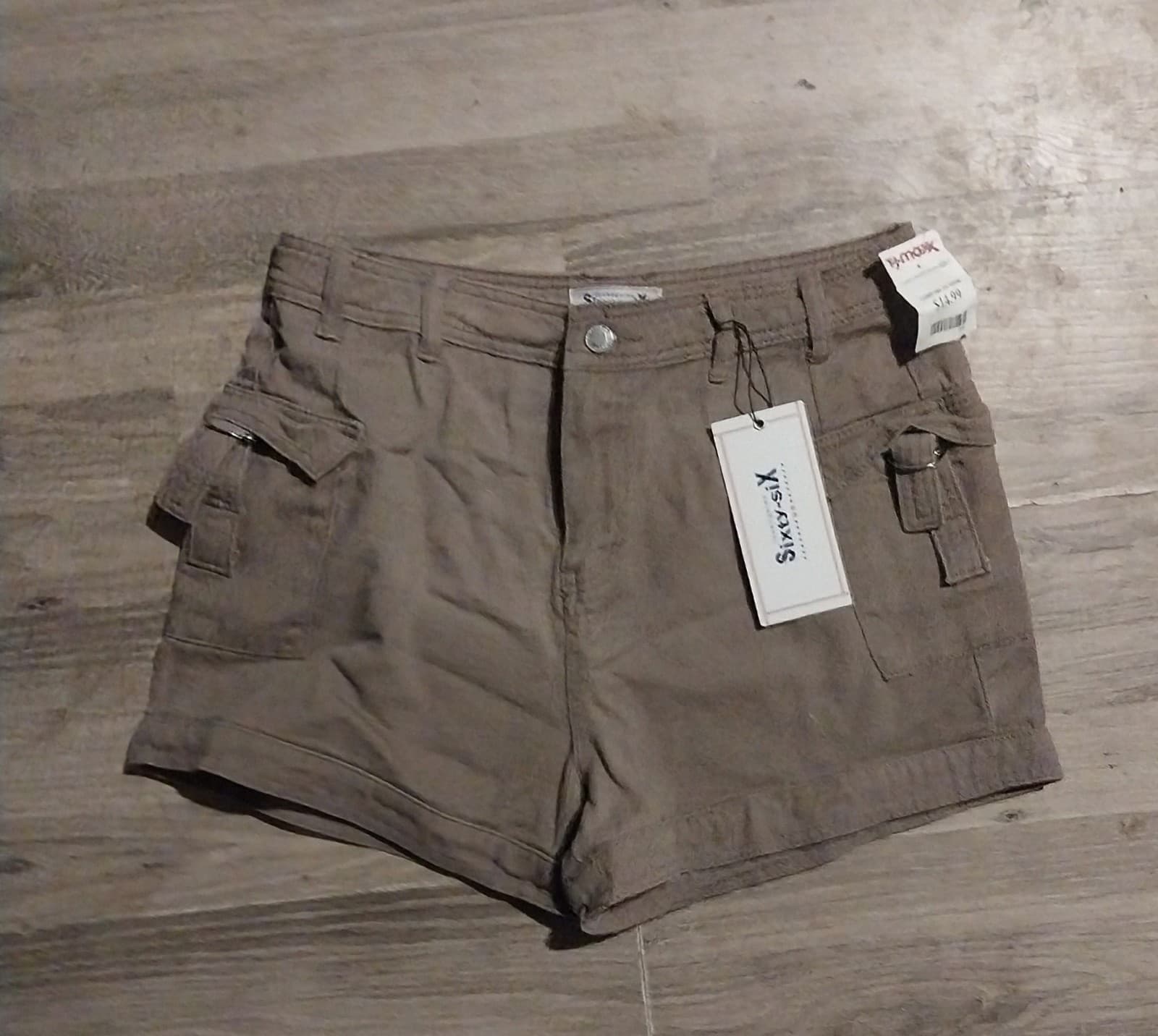 LosAngeles Sixty-six Beige Shorts. Size 11 - Image 1