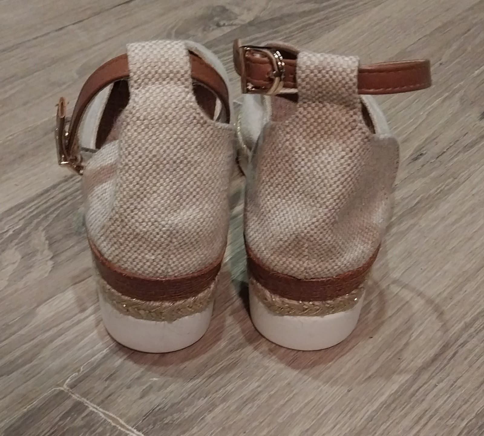 Beige Color Sandals. EU shoe size 41 Corresponds to a US Women’s 10-10.5 - Thumbnail 2