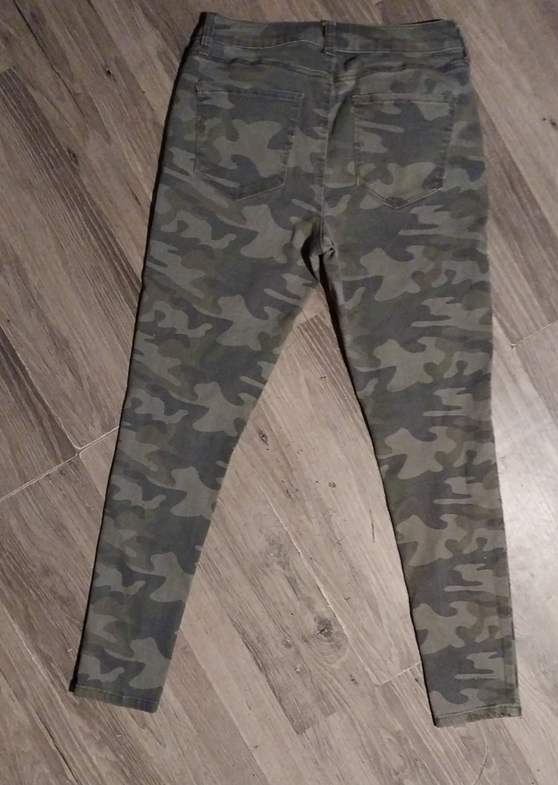 A.N.A. A New Approach. Camo Leggings. Size 4 - Thumbnail 2