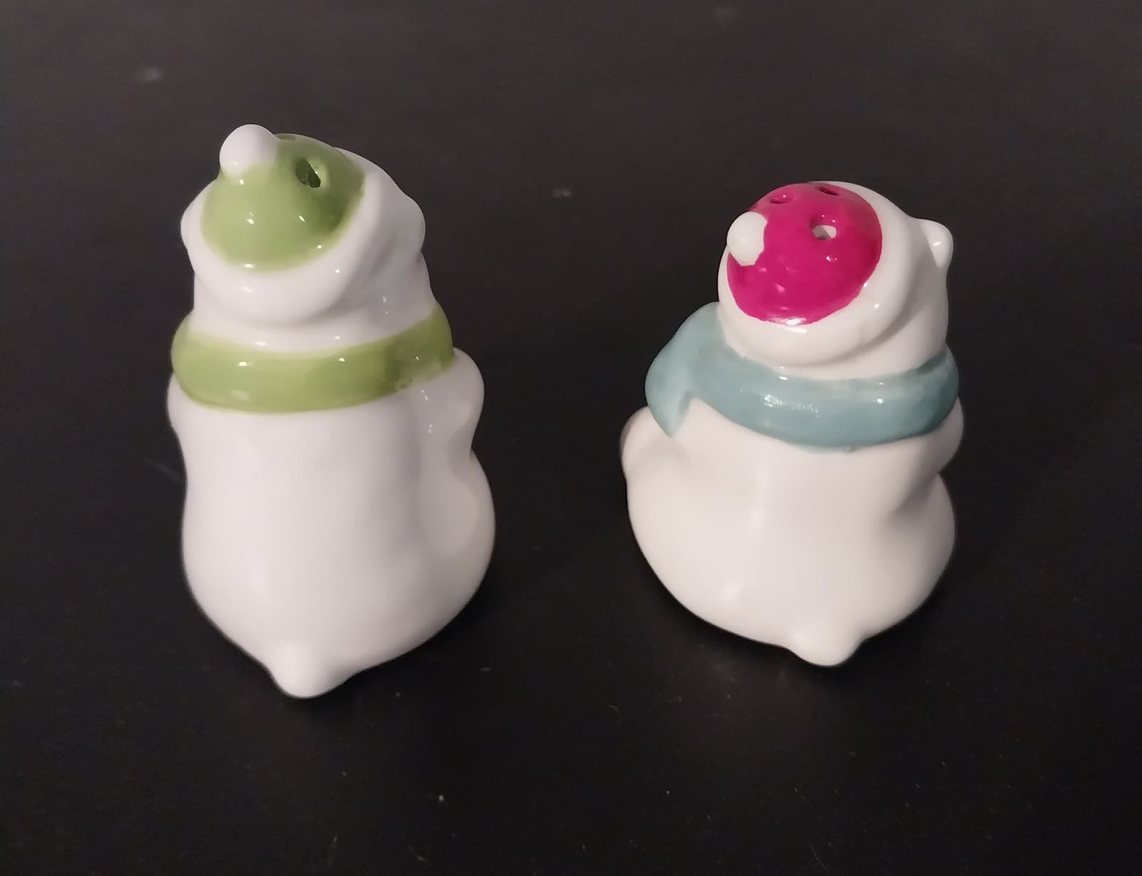 Polar Bears Salt and Pepper Shakers 3" Ceramic Winter Hats Scarf Snow Christmas - Thumbnail 2