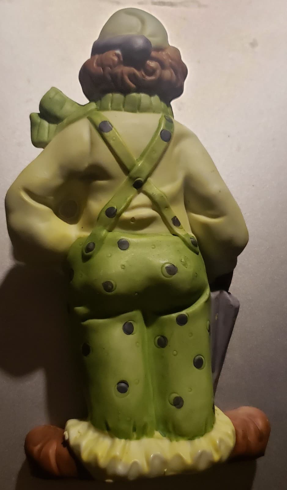 Vintage Porcelain Ceramic Clown Figurine Sculpture Holding Parasol MIC Taiwan - Thumbnail 2