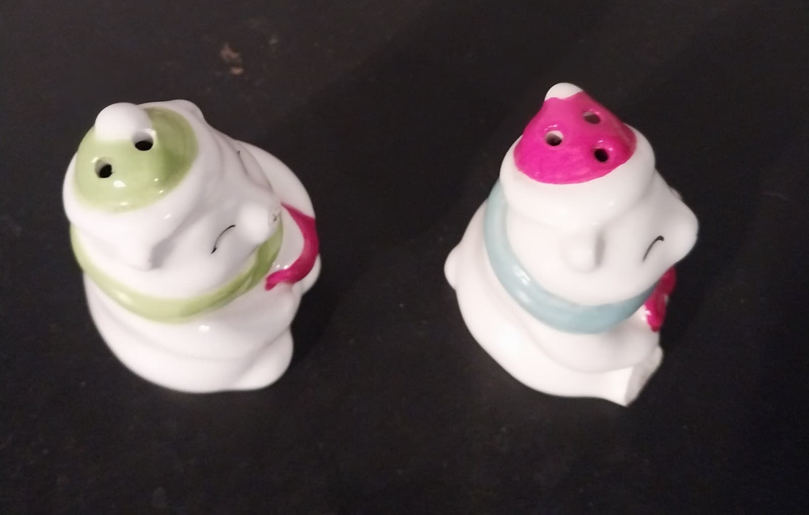 Polar Bears Salt and Pepper Shakers 3" Ceramic Winter Hats Scarf Snow Christmas - Thumbnail 3