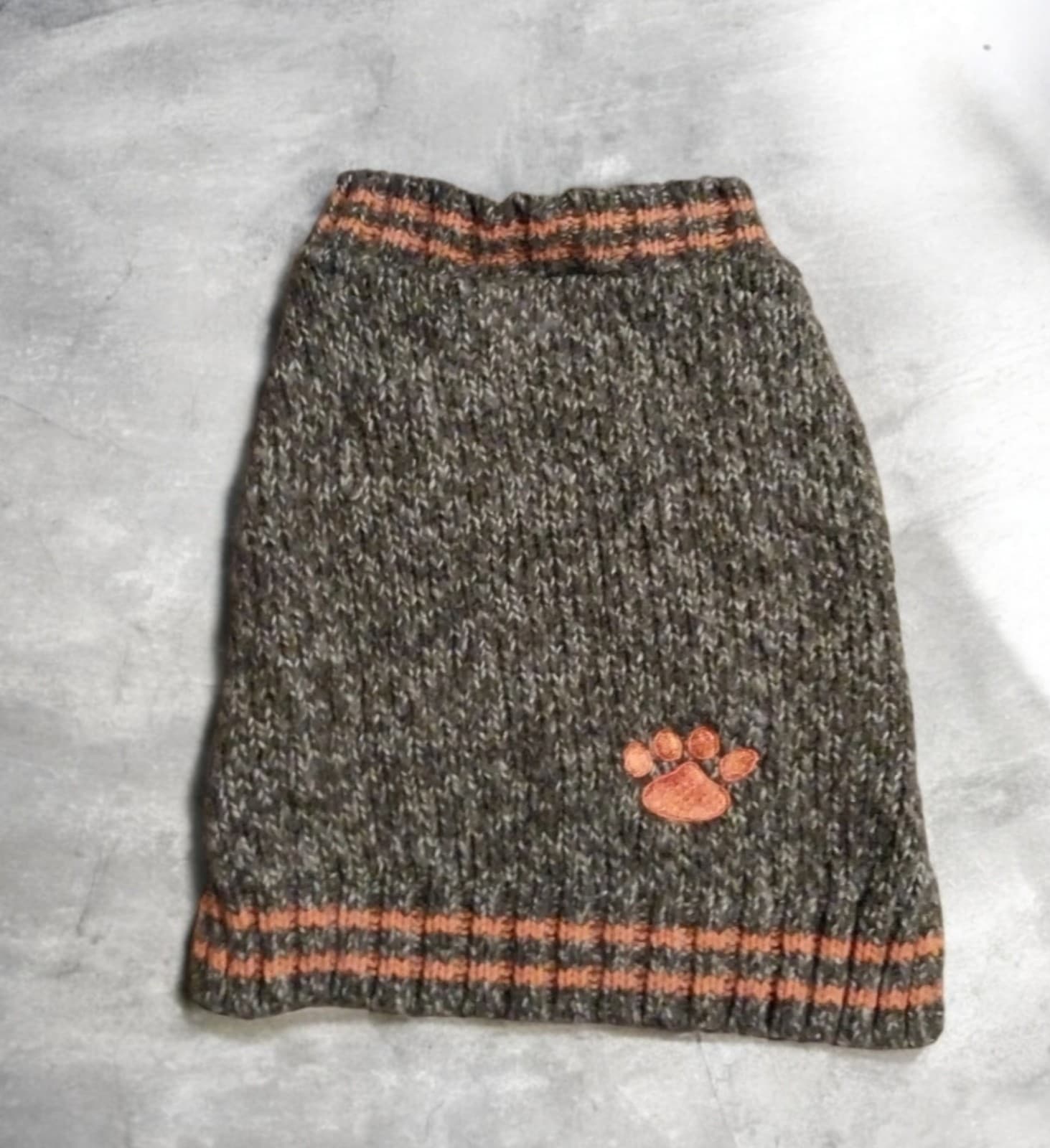 Top Paw Dog Sweater. Size Medium - Thumbnail 2