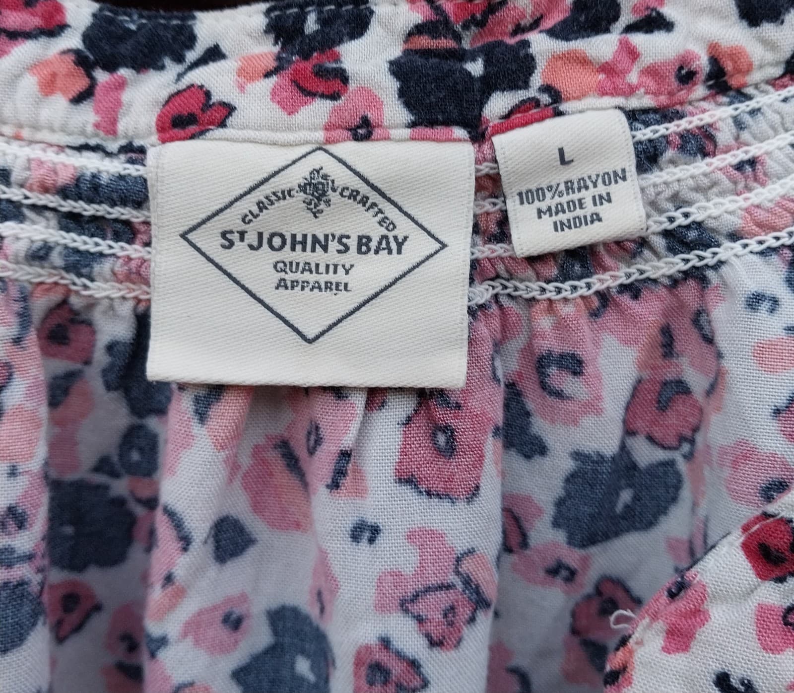St. John's Bay, women’s floral blouse. Size Large - Thumbnail 2