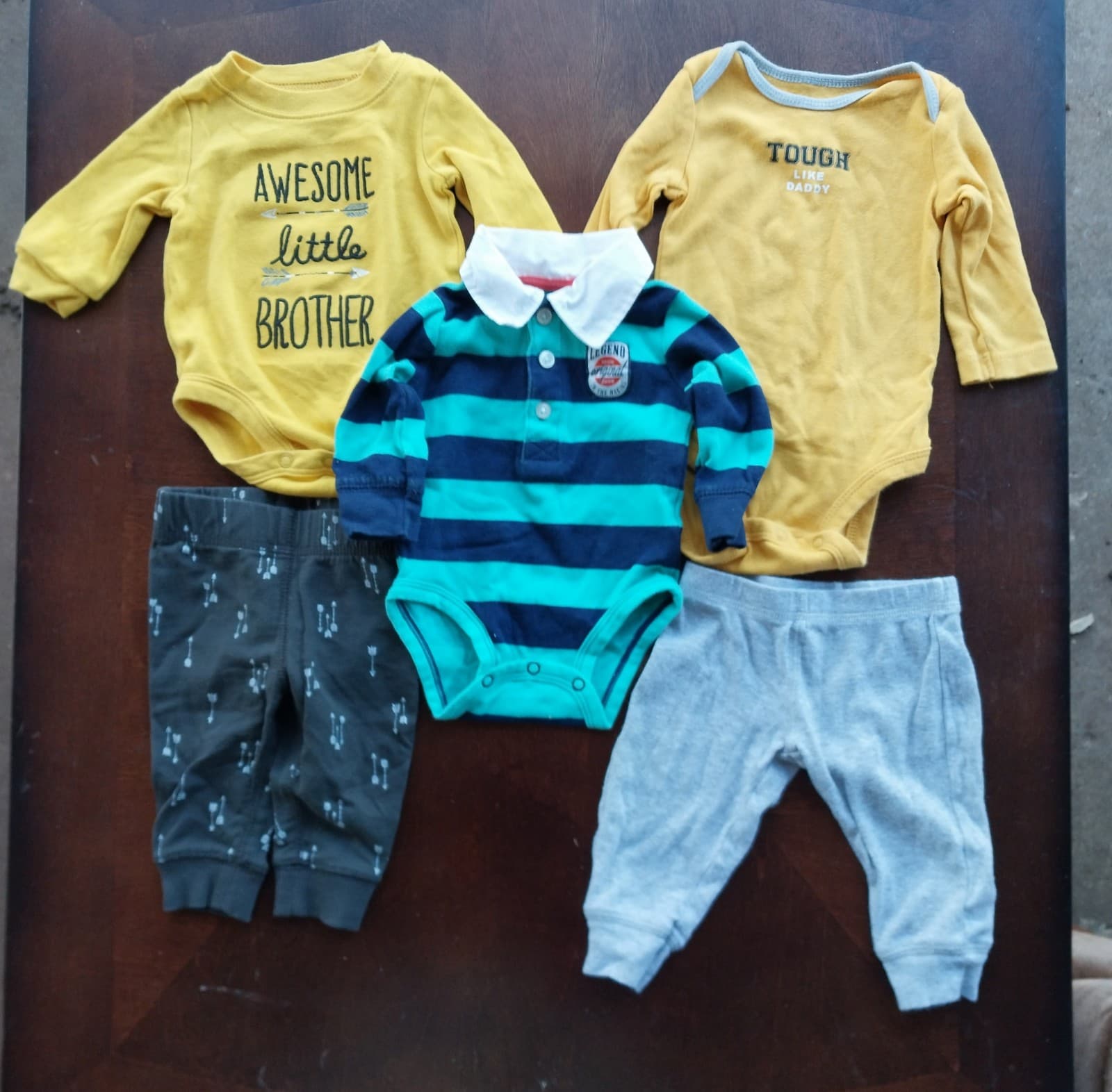 Carter's. 3 Long Sleeve Onesies & 2 Matching Pants. Size 3 Months - Image 1