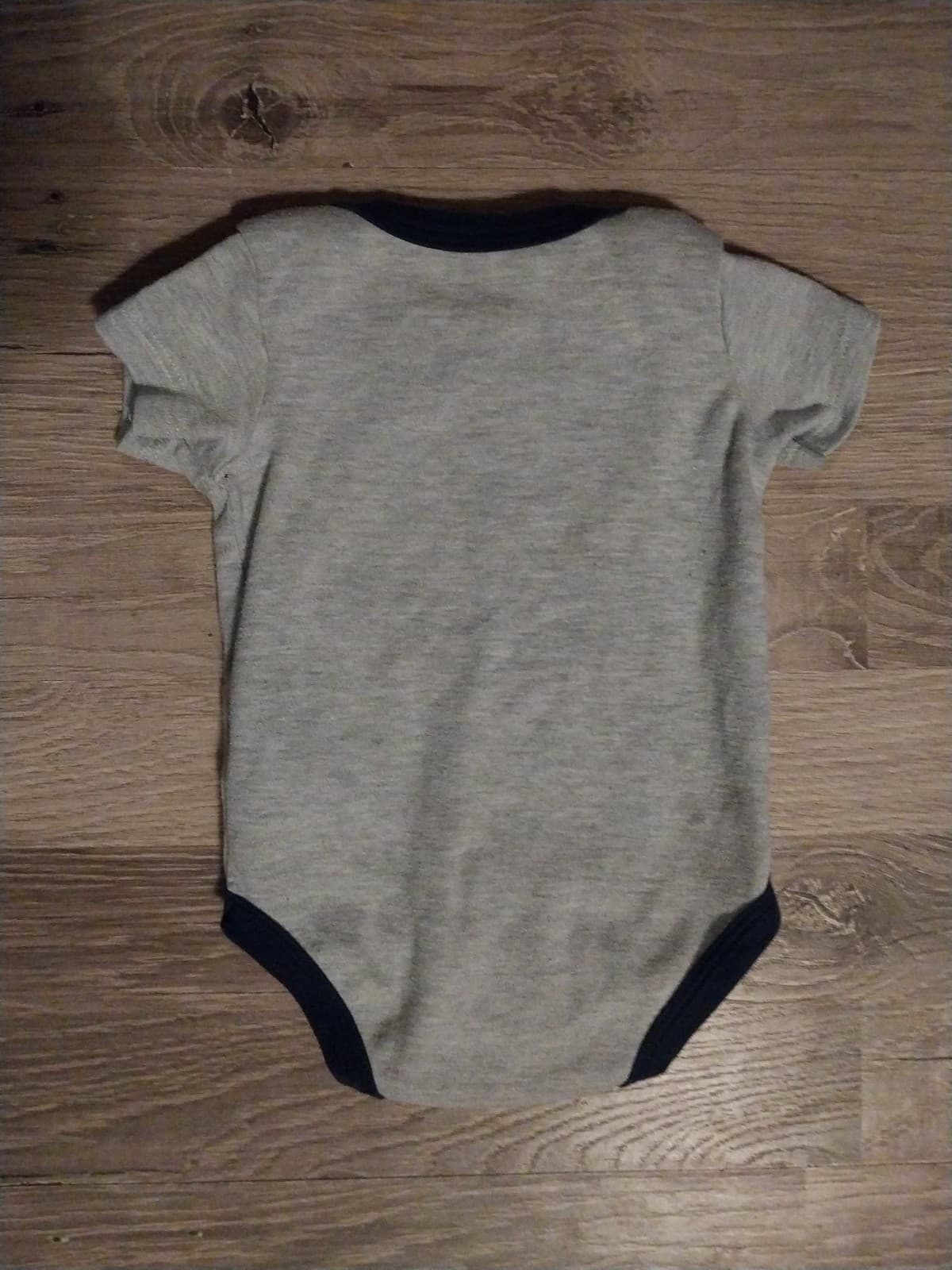 Grey Onesie, "Just a boy in love with his momma" Size 3-6 Months - Thumbnail 2
