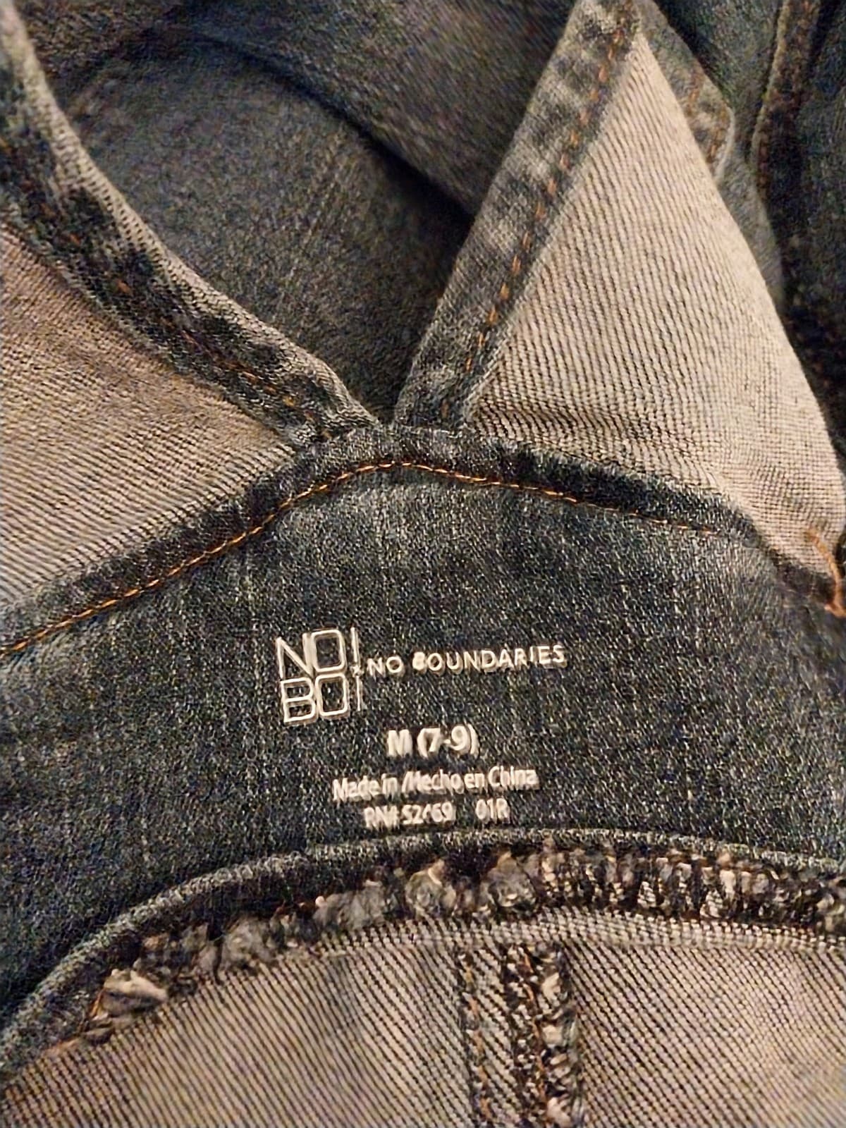 No Boundaries Relaxed Denim Overalls for Women. Size 7-9 Medium - Thumbnail 3