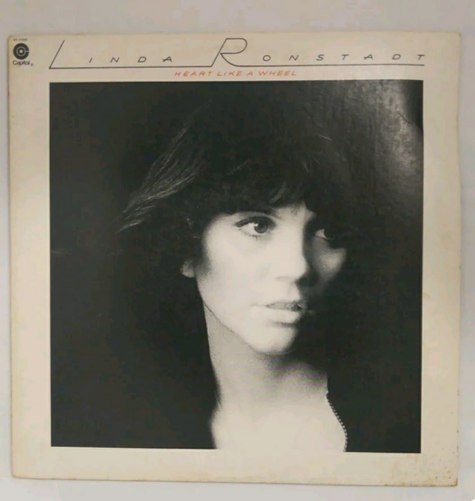Linda Ronstadt: vinyl record Heart Like A Wheel - Image 1