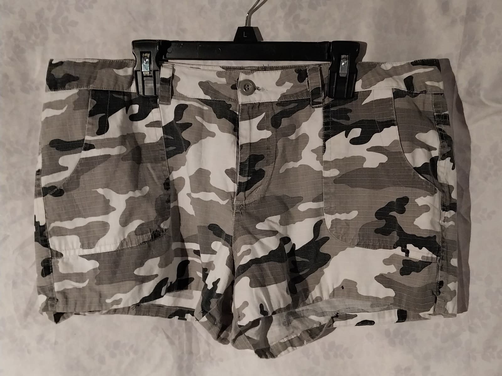 Zoey Beth camouflage shorts - Image 1