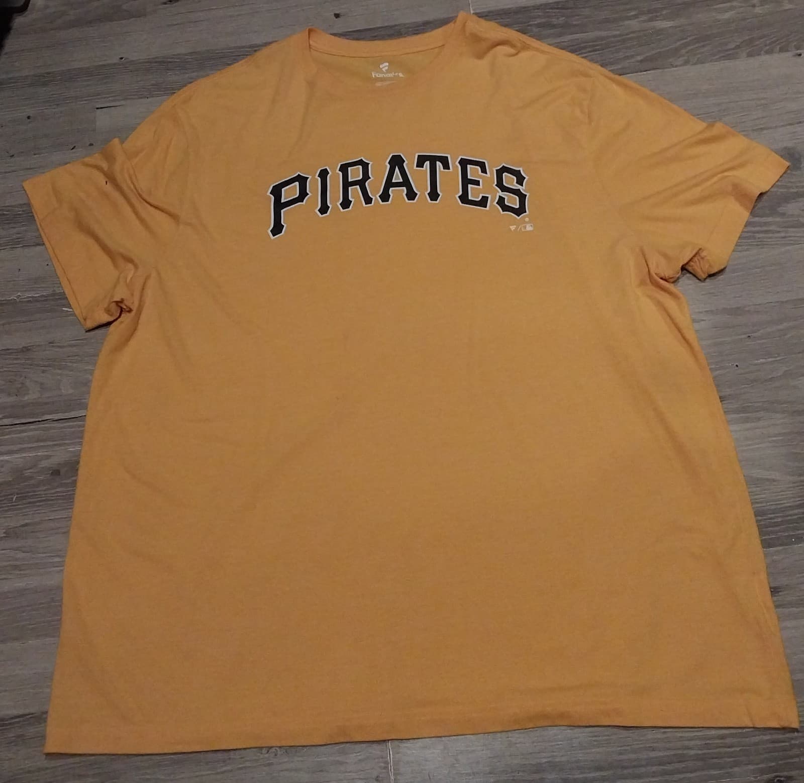 Pirates T-Shirt. Size 3XL - Image 1