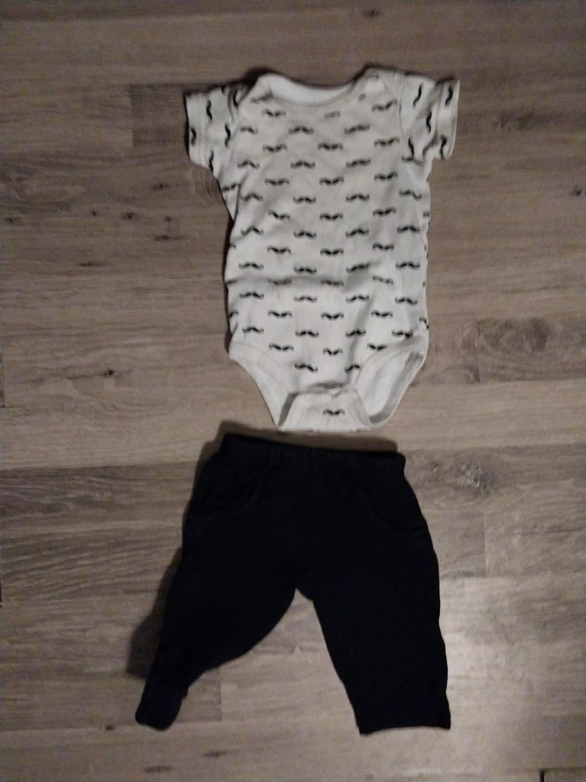 HB Baby 2 Piece Outfit. Size 3-6 Months - Image 1