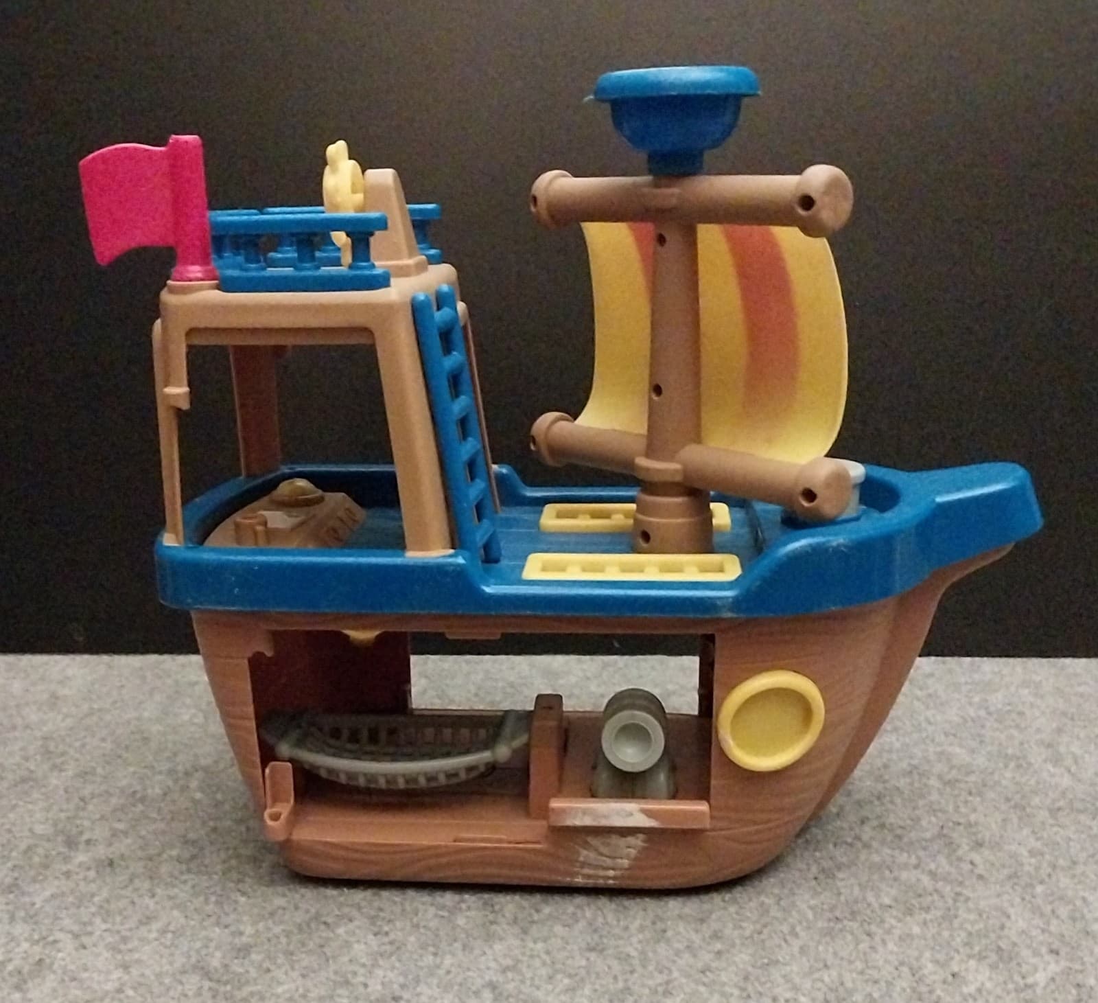 Member's Mark Pirate Ship - Thumbnail 2