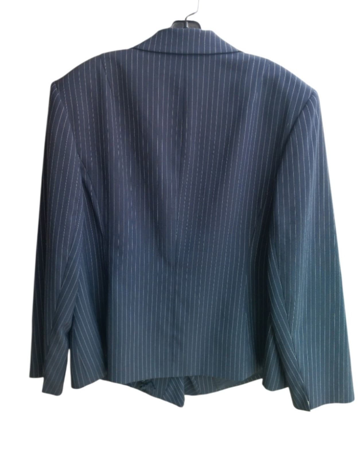 Jones New York Blazer. There's a small tear on the inside.Not visible on outside - Thumbnail 2