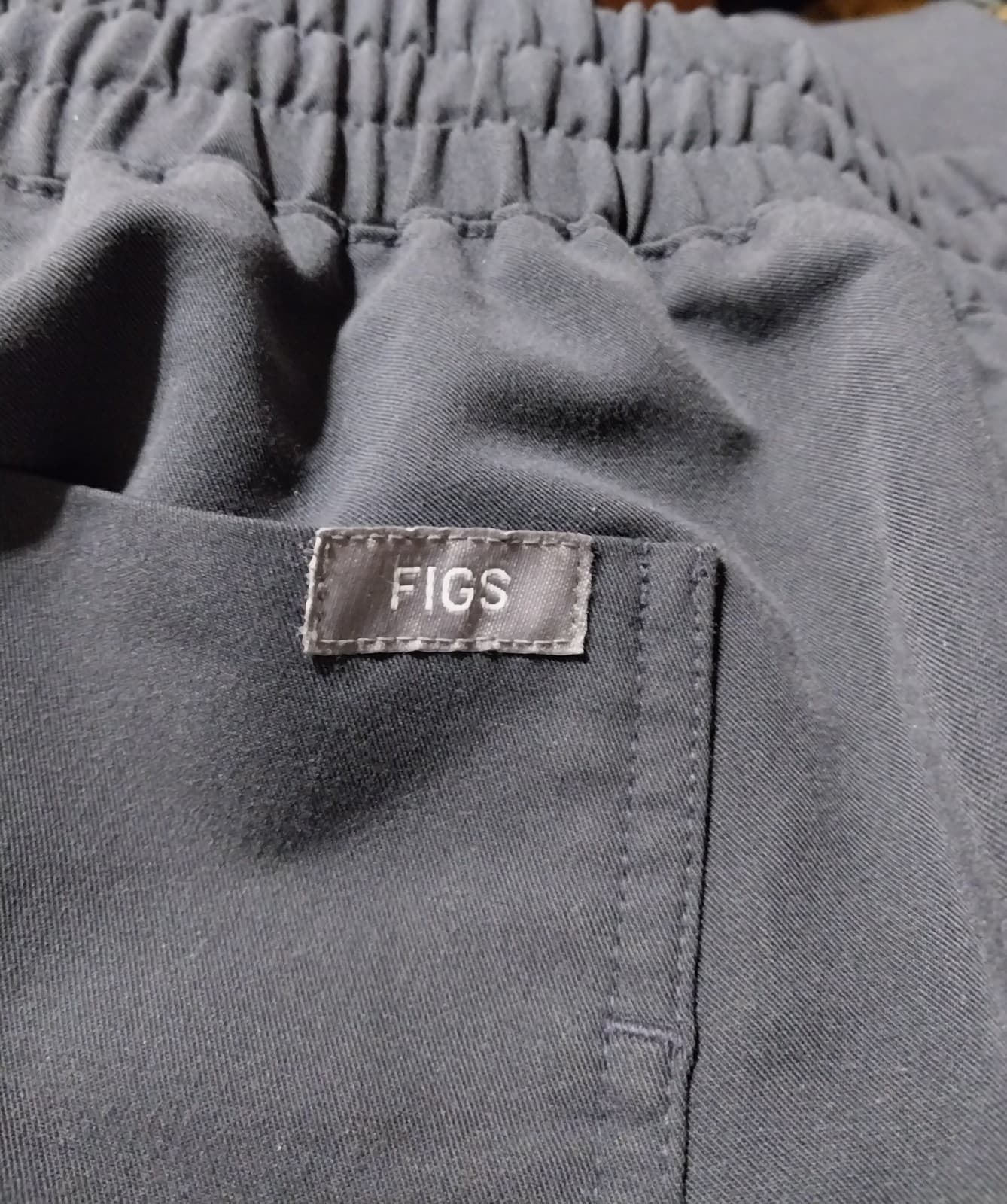 FIGS Set. Catarina Top Small & Zamora Joggers Small. Color Grey - Thumbnail 9