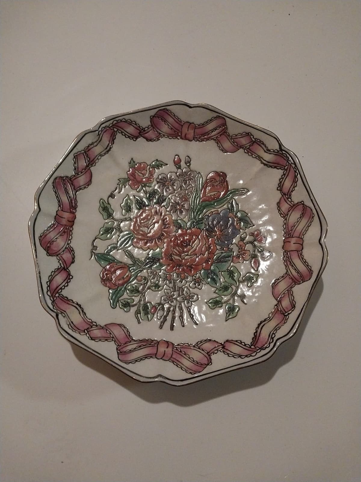 Porcelain Decorative Plate. 8.5" Diameter - Image 1