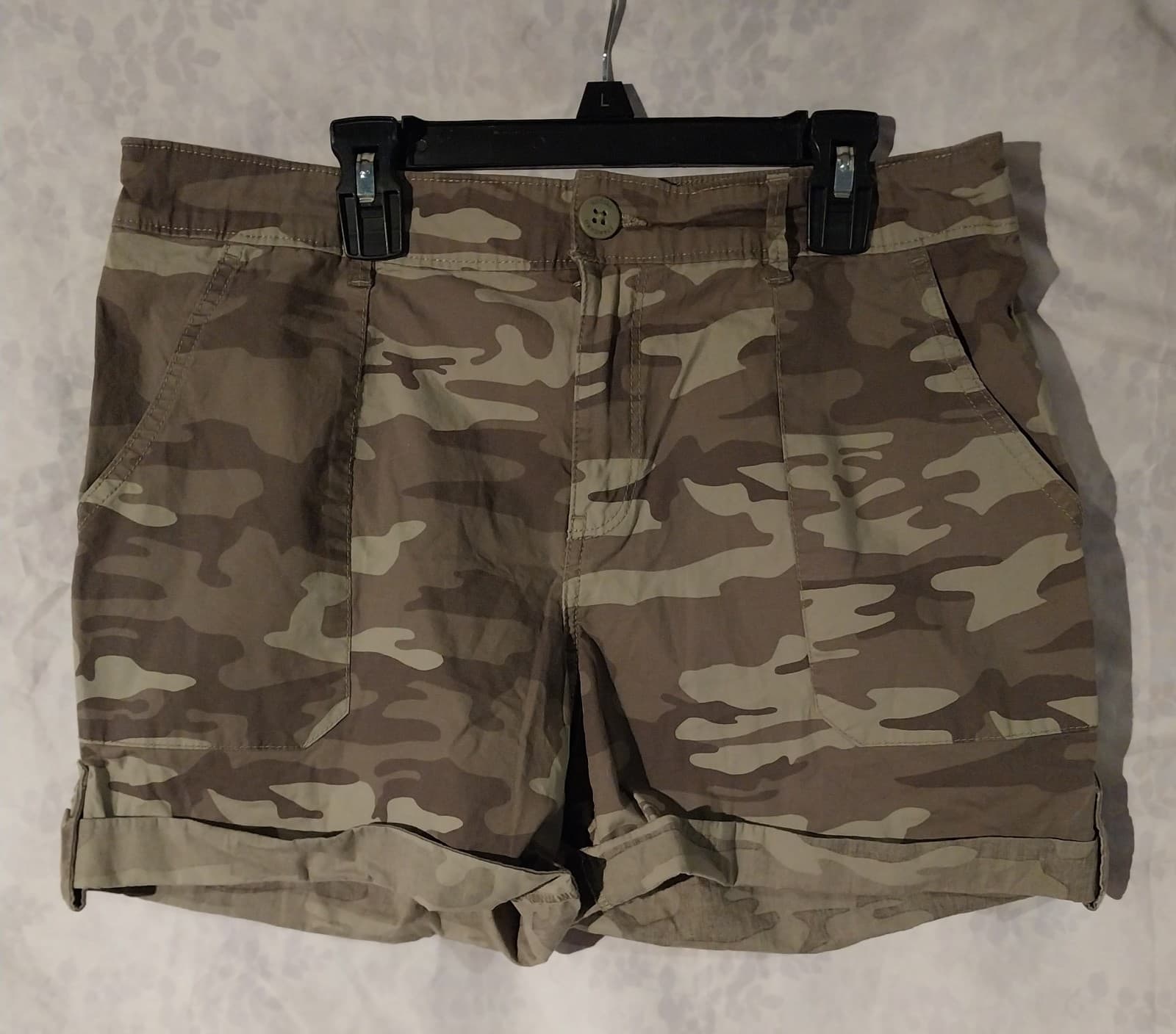 Social Standard by Sanctuary Women's Hero Utility Short Cadet Camo Relaxed Fit - Image 1
