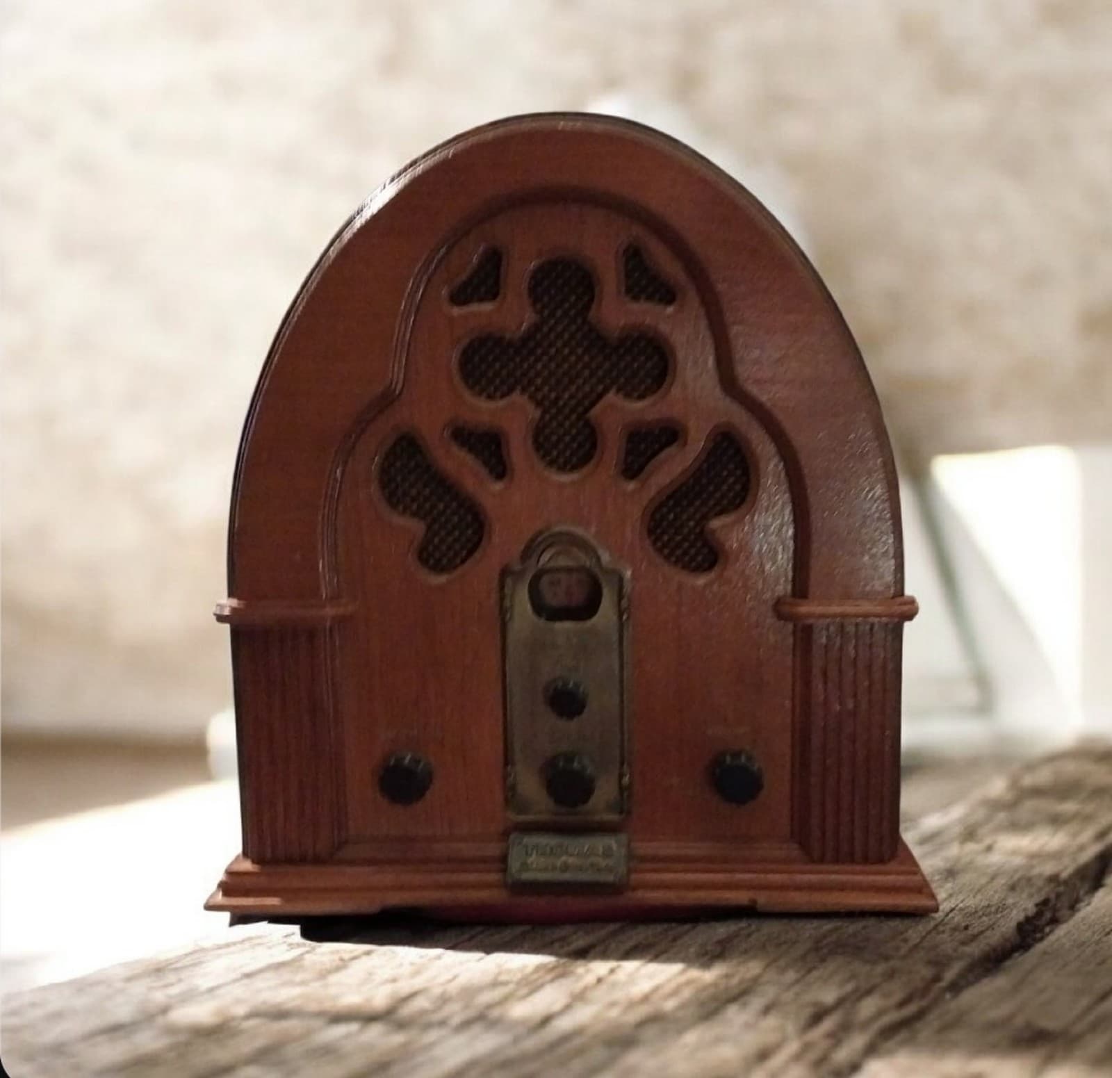 Vintage Thomas Collector's Edition Radio Model 217 Wooden Cabinet Pattern Wood - Thumbnail 8