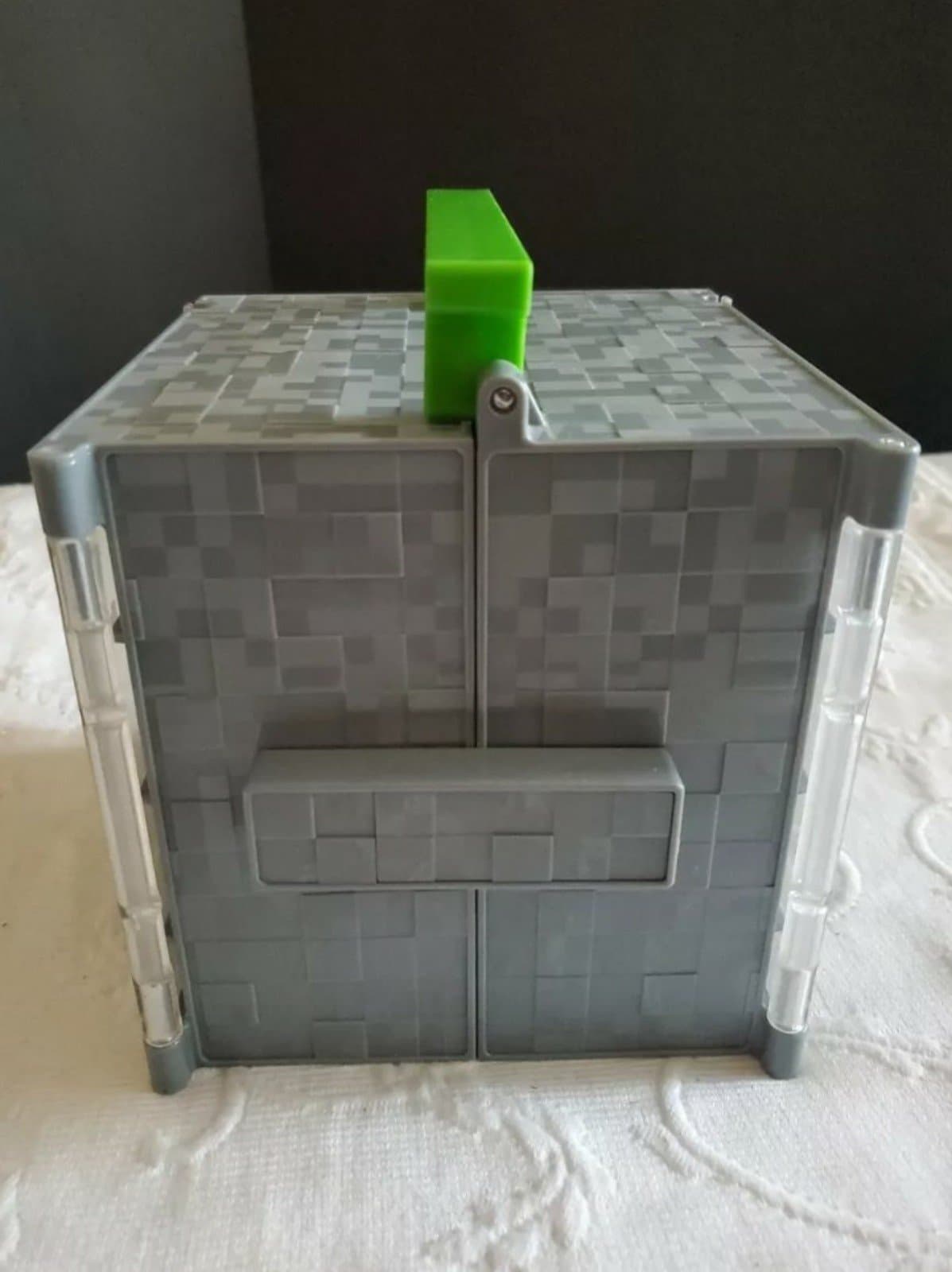 2014 Mattel Minecraft Gray Silver Mini Figures Collectors Carrying Storage Case - Image 1