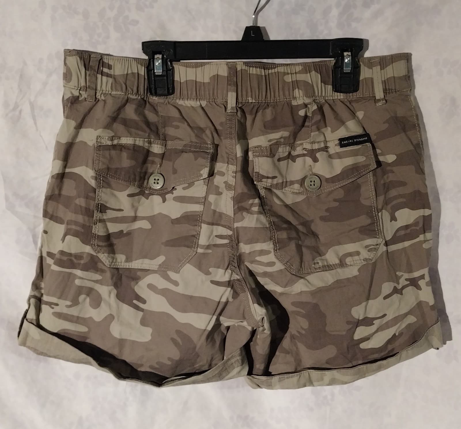 Social Standard by Sanctuary Women's Hero Utility Short Cadet Camo Relaxed Fit - Thumbnail 2