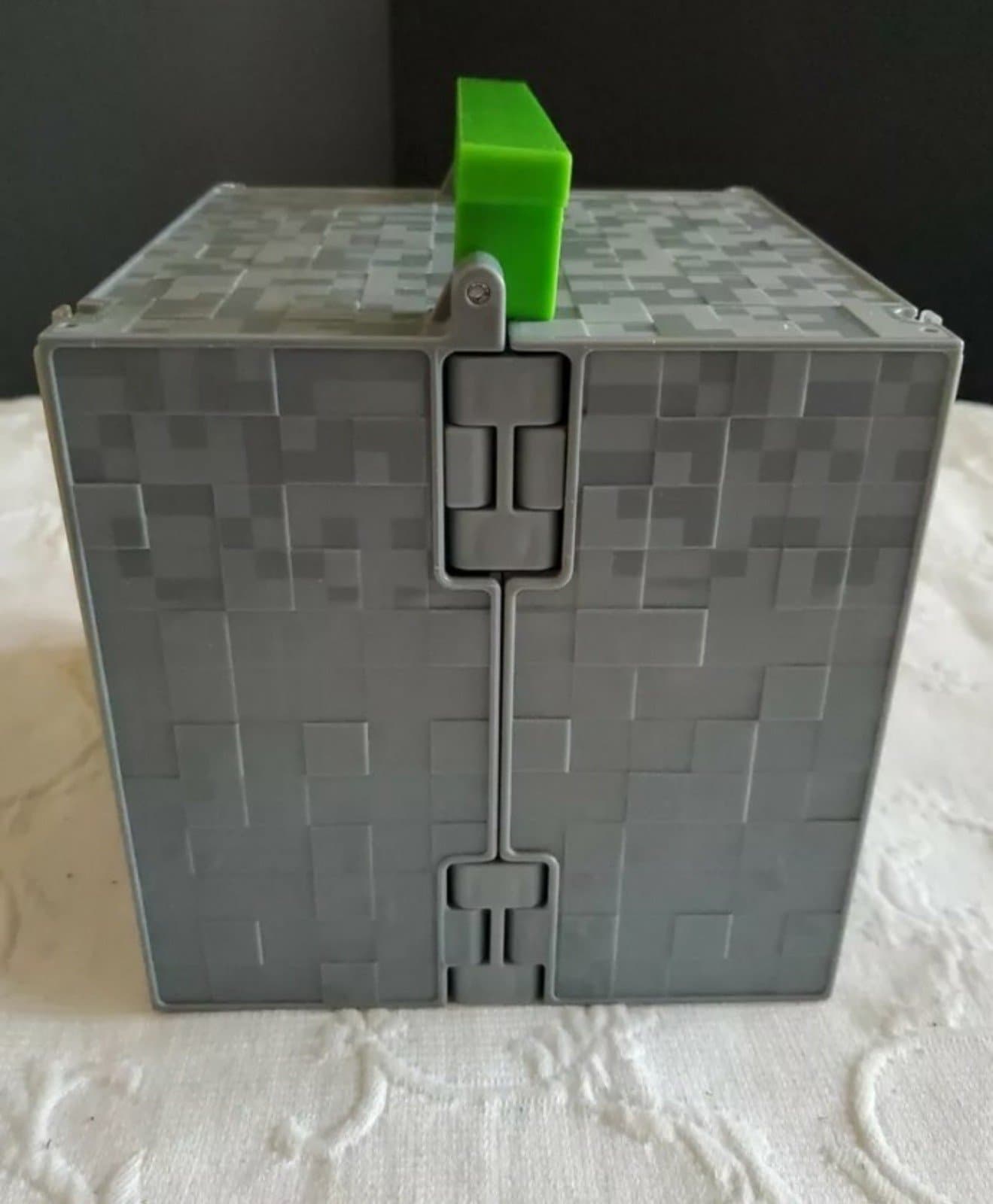 2014 Mattel Minecraft Gray Silver Mini Figures Collectors Carrying Storage Case - Thumbnail 3