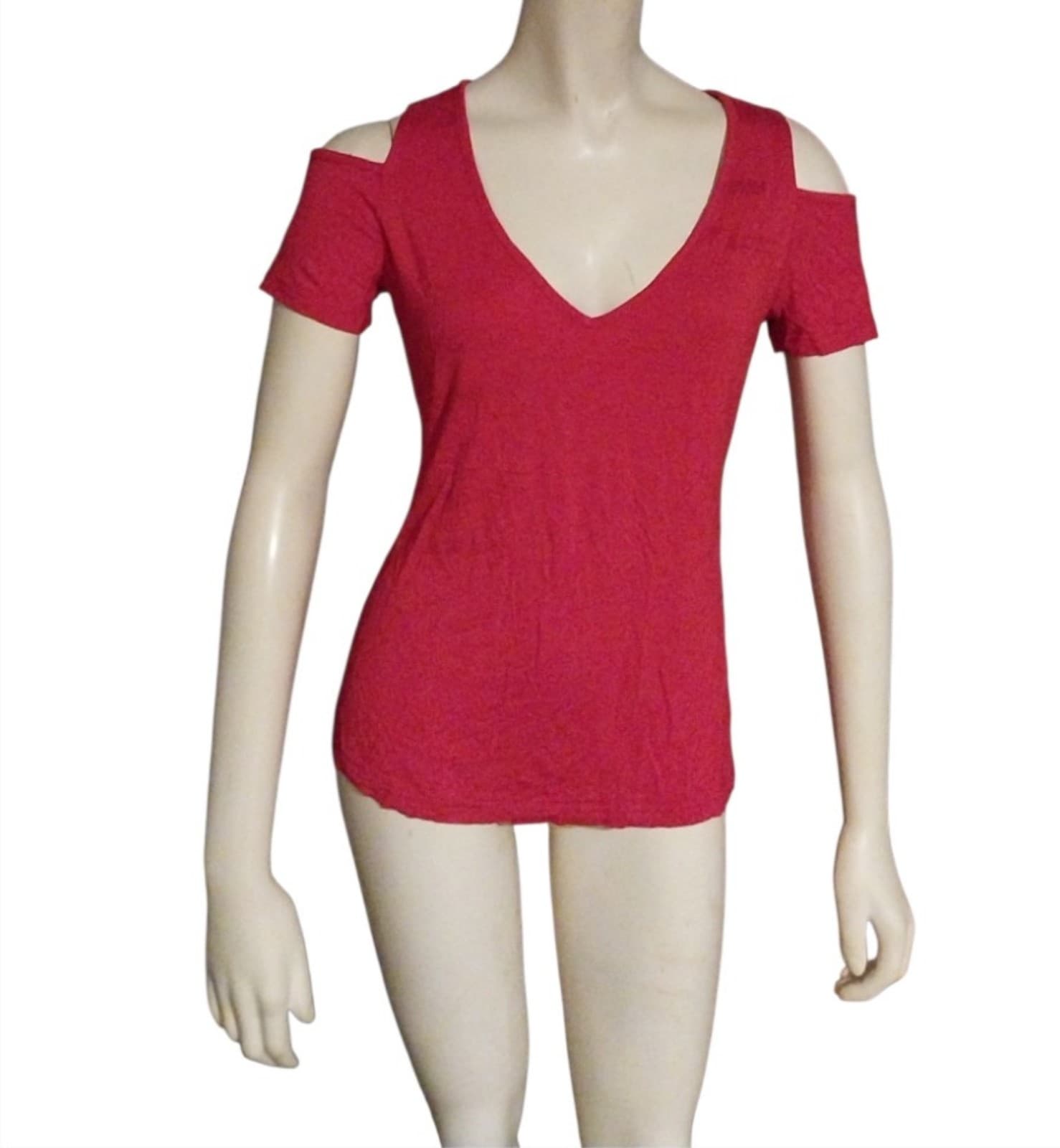 HERLOLLYCHIPS. Cold shoulder top. Size Medium - Image 1