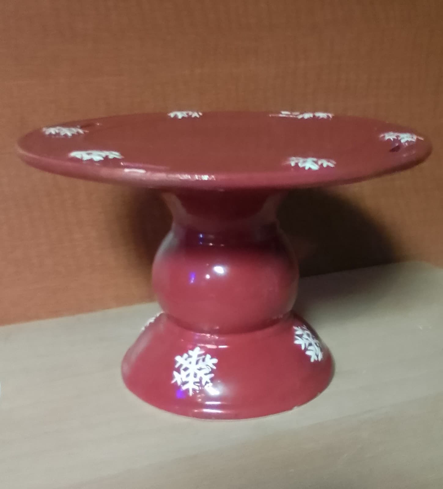 8" Diameter Snowflake Design Pedestal Cake Stand - Thumbnail 6