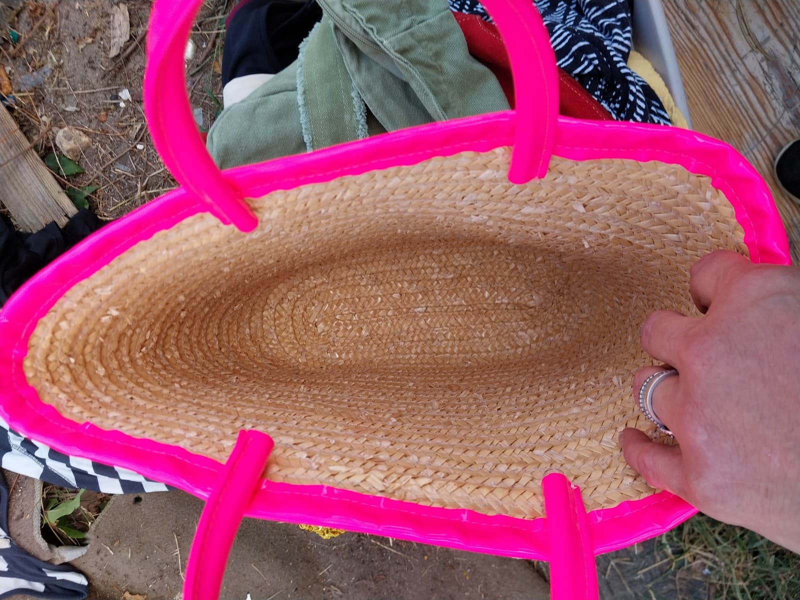 Straw Purse With Pink Sequins And Double Handle. Medium Size - Thumbnail 3