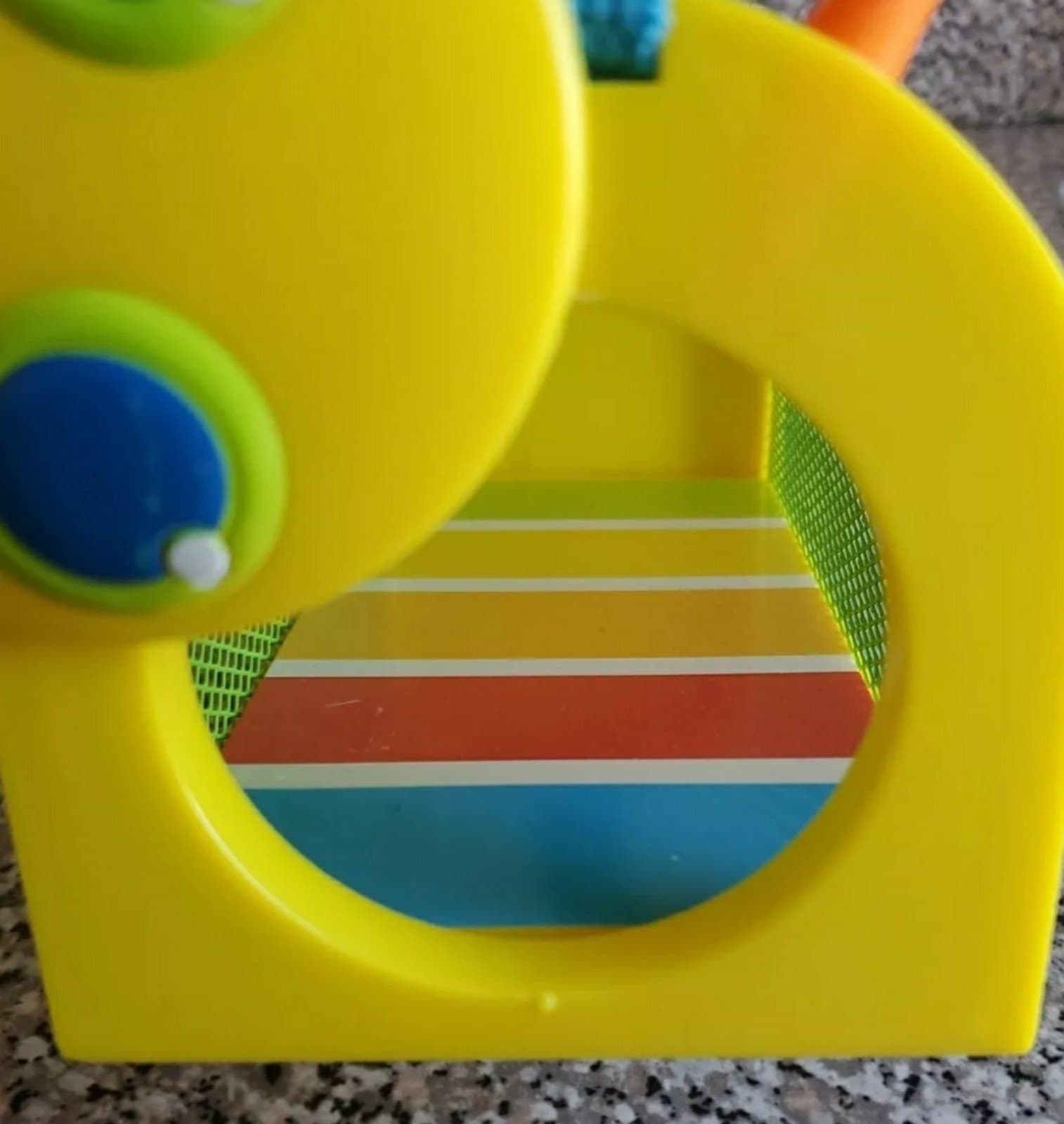 Melissa & Doug Bug House Yellow Mesh Metal 7×3.25×3.25 in. - Thumbnail 4