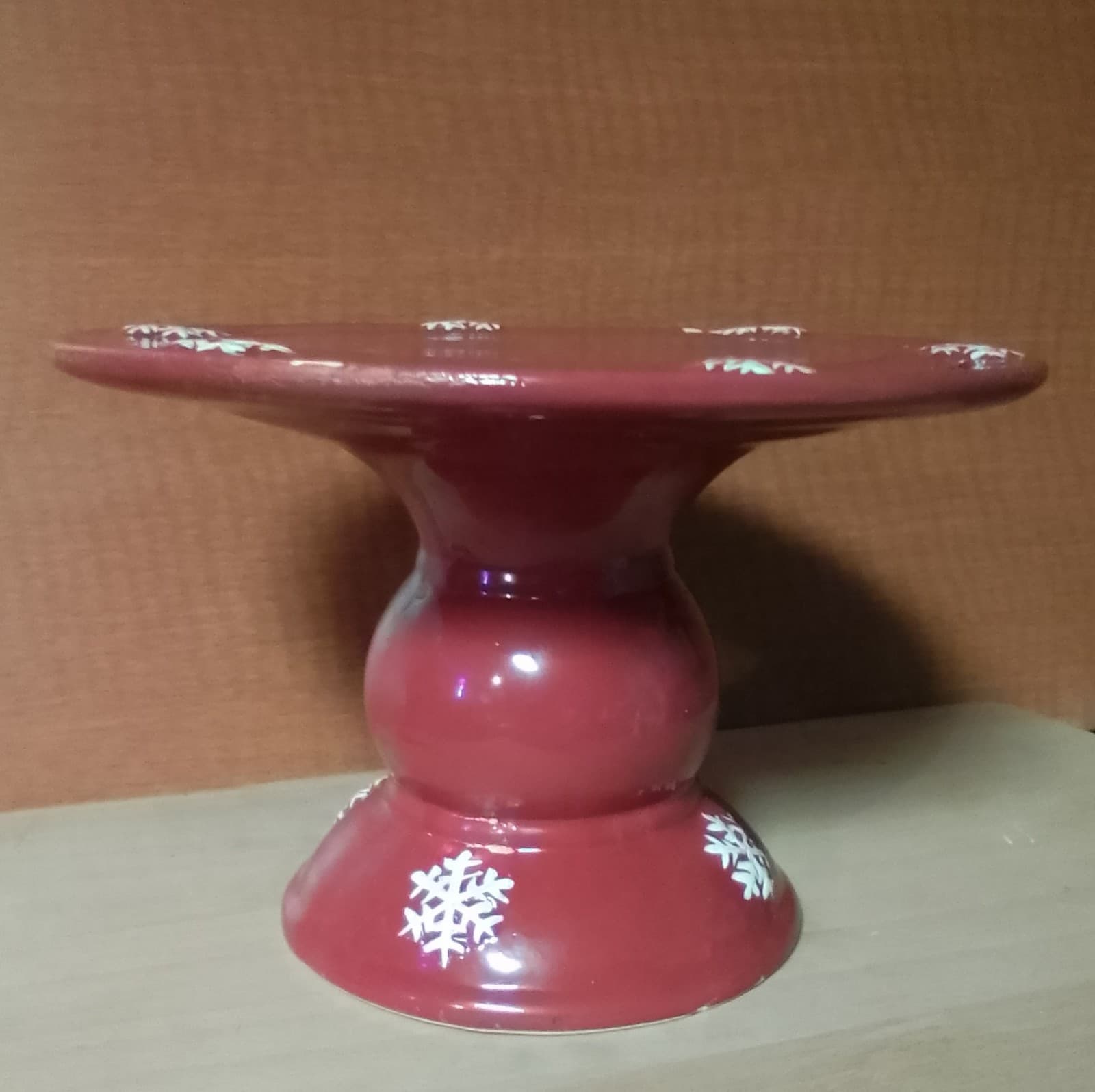 8" Diameter Snowflake Design Pedestal Cake Stand - Thumbnail 2