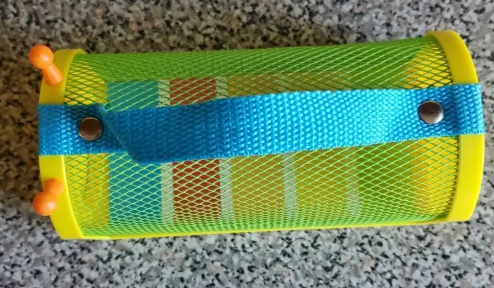 Melissa & Doug Bug House Yellow Mesh Metal 7×3.25×3.25 in. - Thumbnail 3