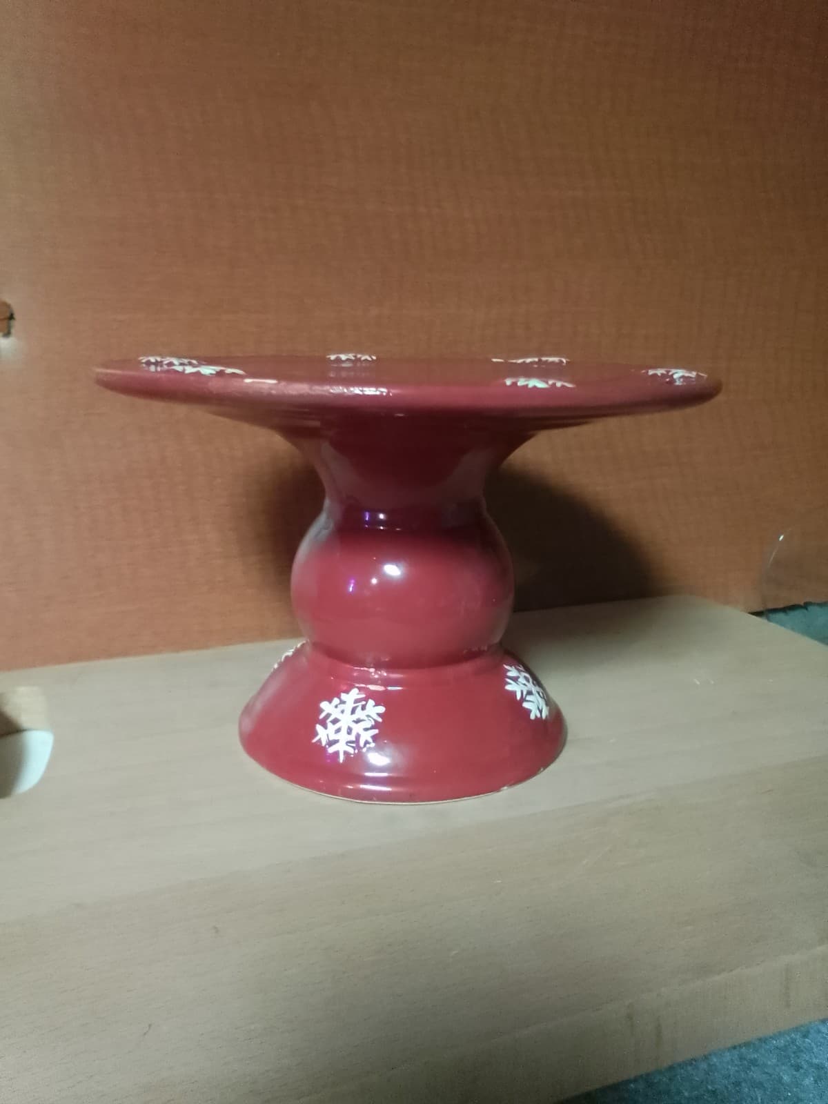 8" Diameter Snowflake Design Pedestal Cake Stand - Thumbnail 5