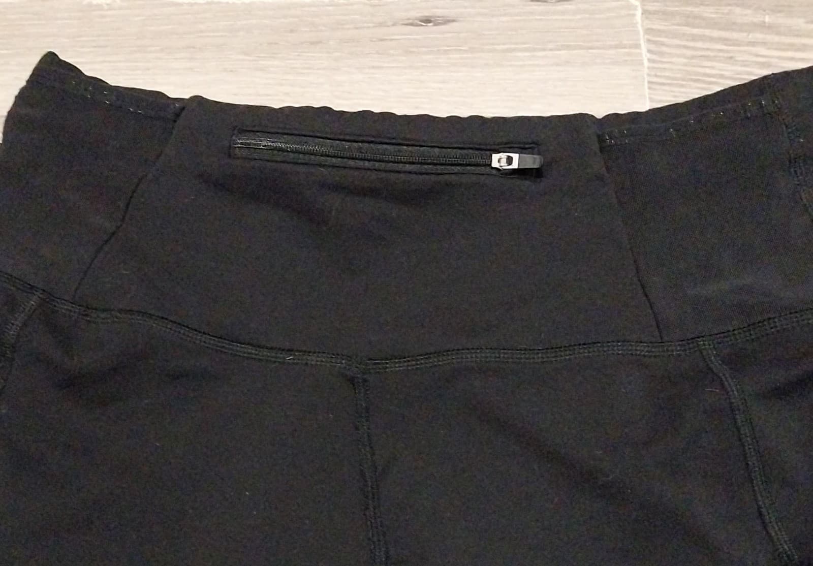 Black Capri Stretch Pants With Zipper Pocket. Size 12 - Thumbnail 3