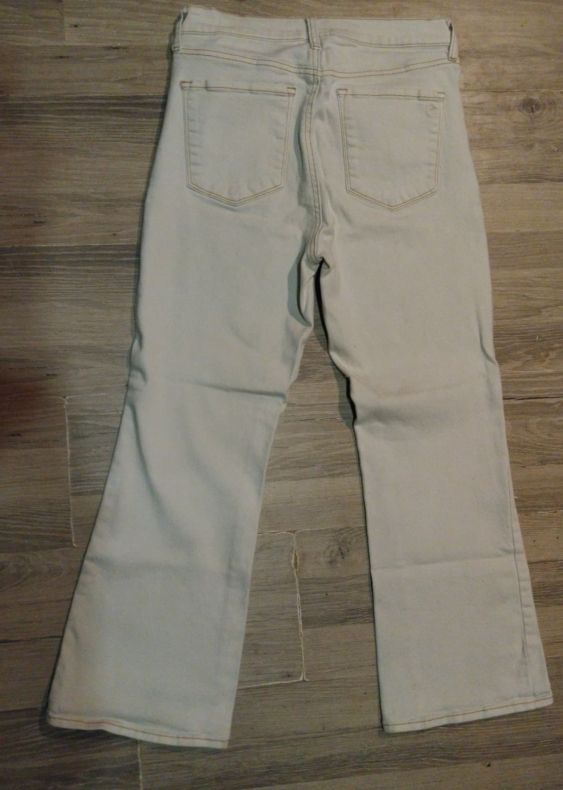 Jessica Simpson Charmed Ankle Flare Jeans. Size 29 - Thumbnail 2