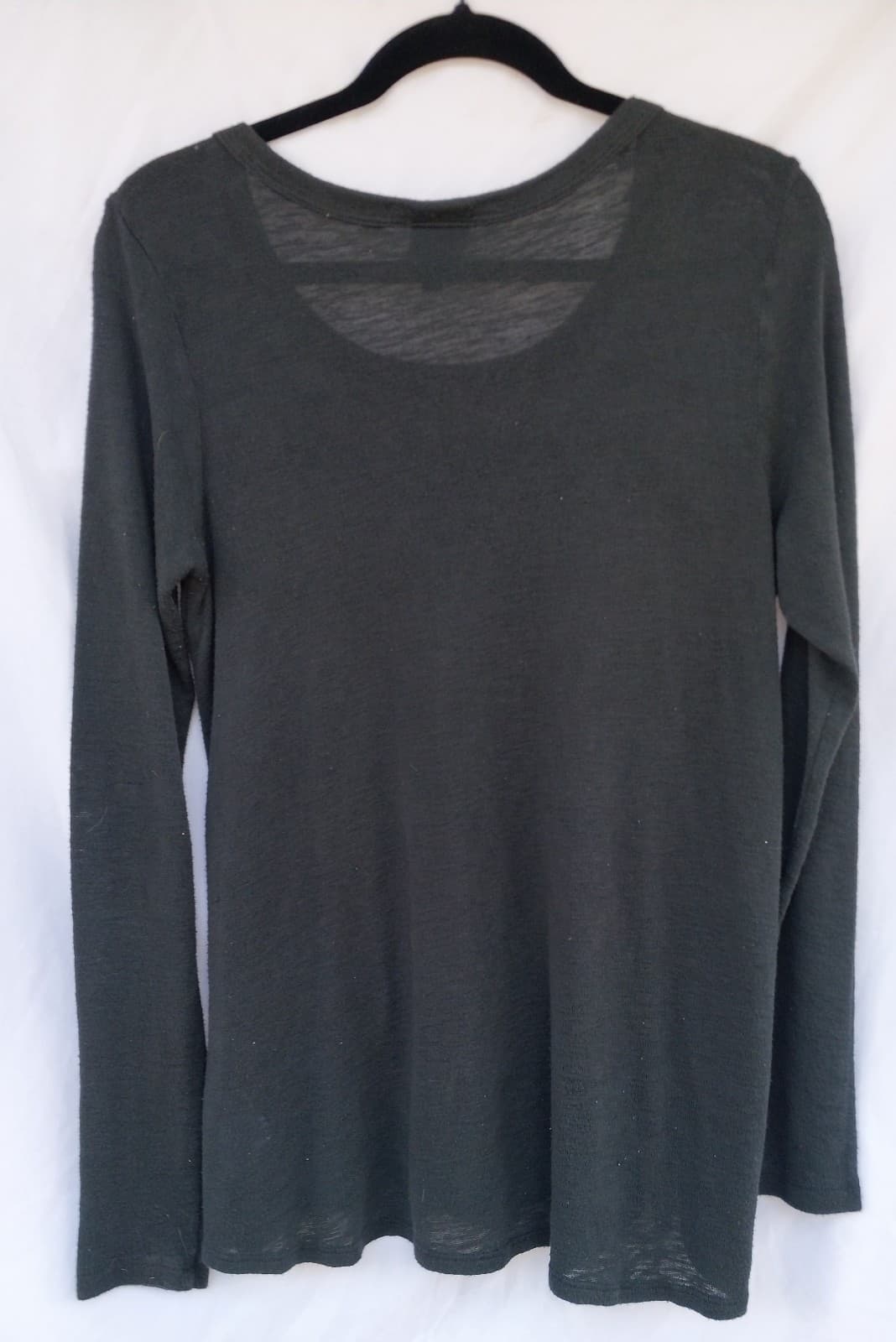 2 Women’s Long Sleeve Shirts. Size Large - Thumbnail 4