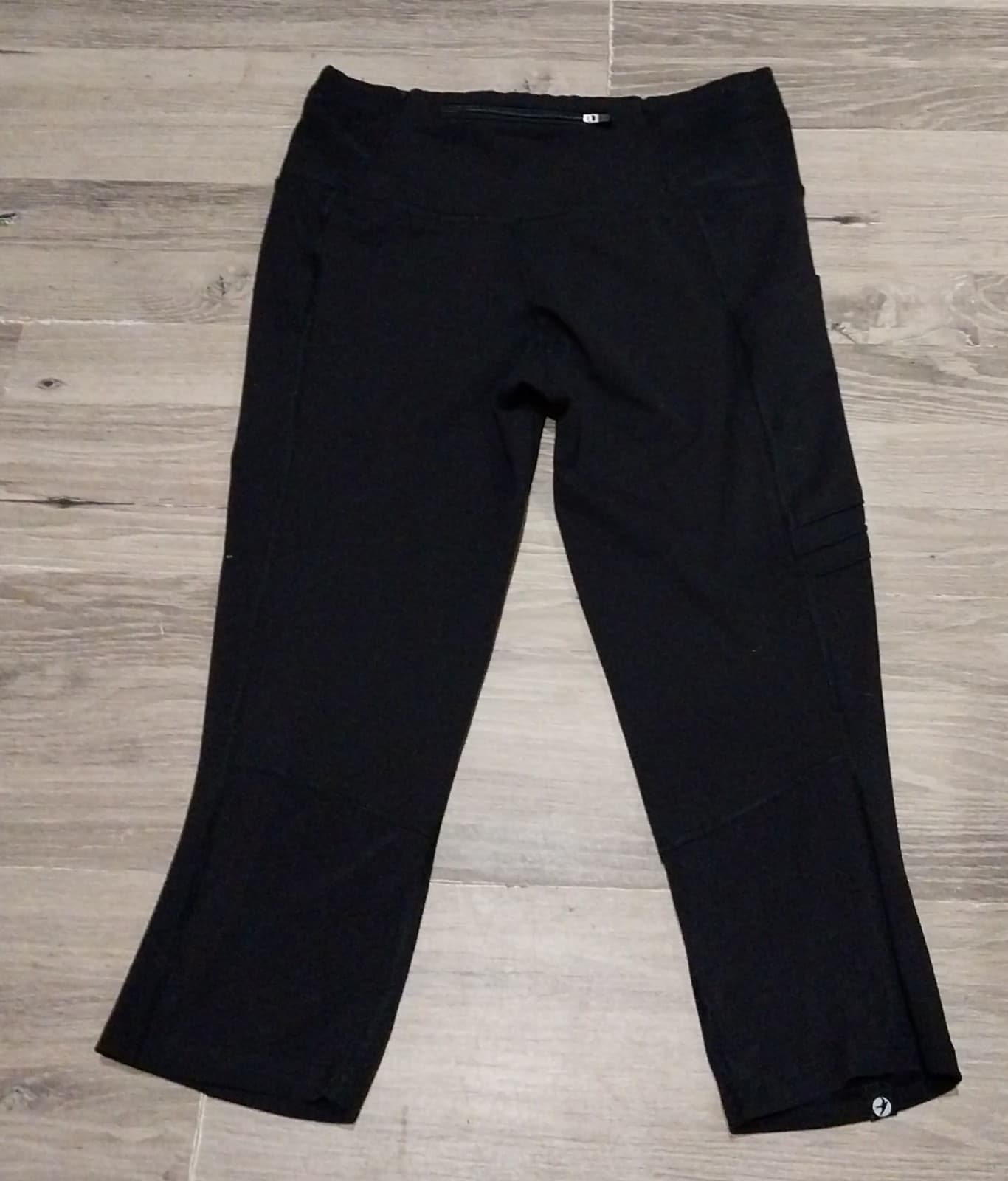 Black Capri Stretch Pants With Zipper Pocket. Size 12 - Image 1