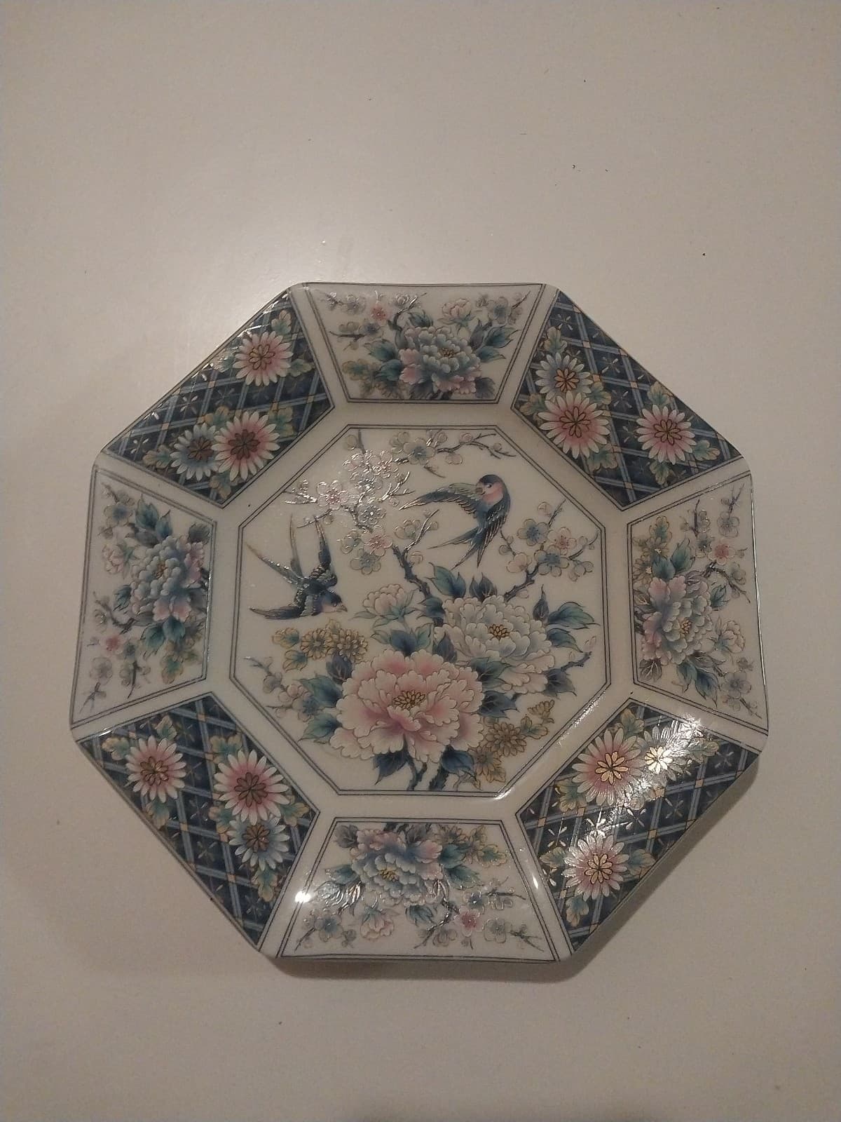 Imperial Octagonal Display Plate. 7.5" Diameter - Image 1