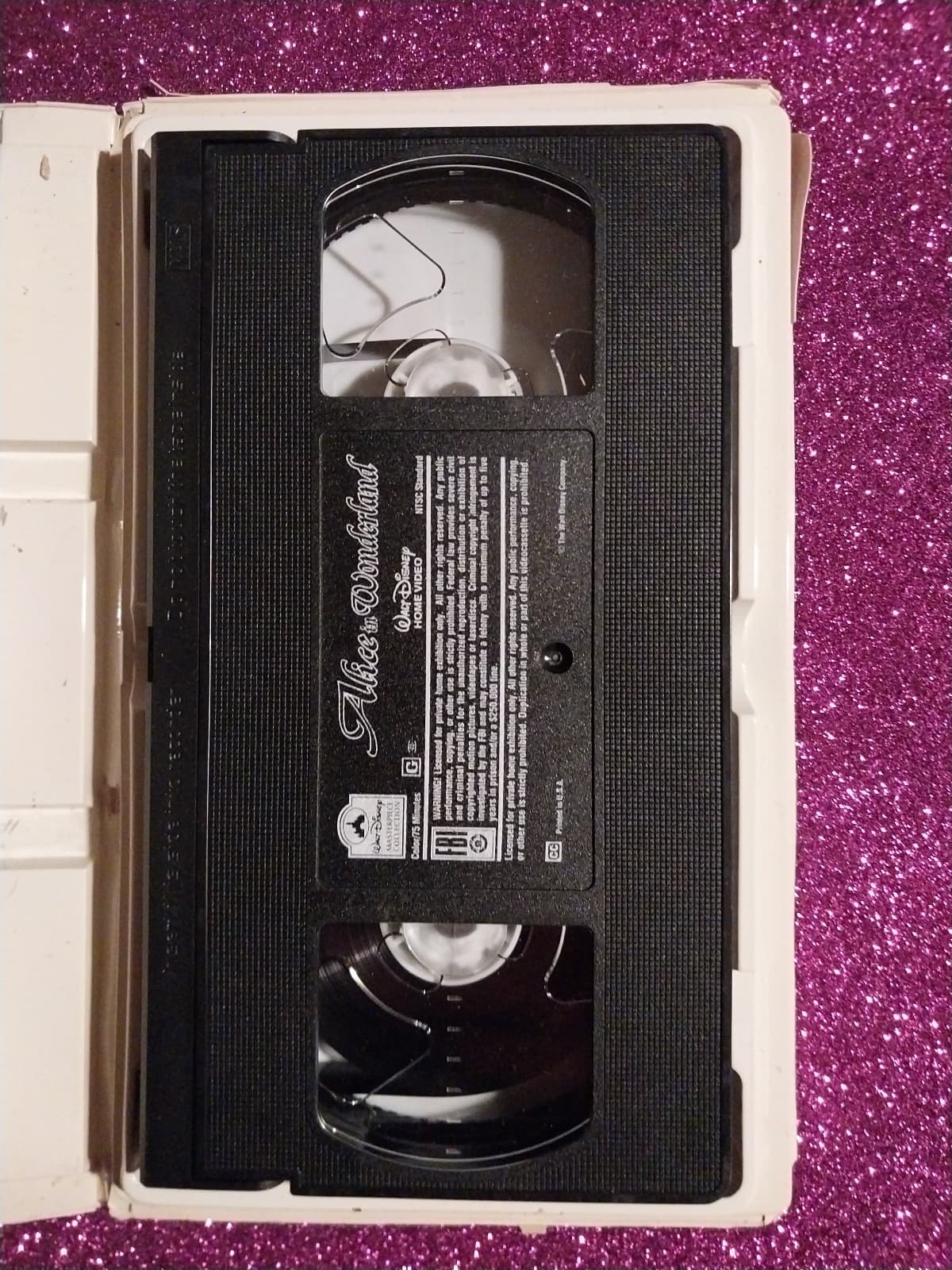Alice in Wonderland VHS Tape 1997 Walt Disney Home Entertainment - Thumbnail 3