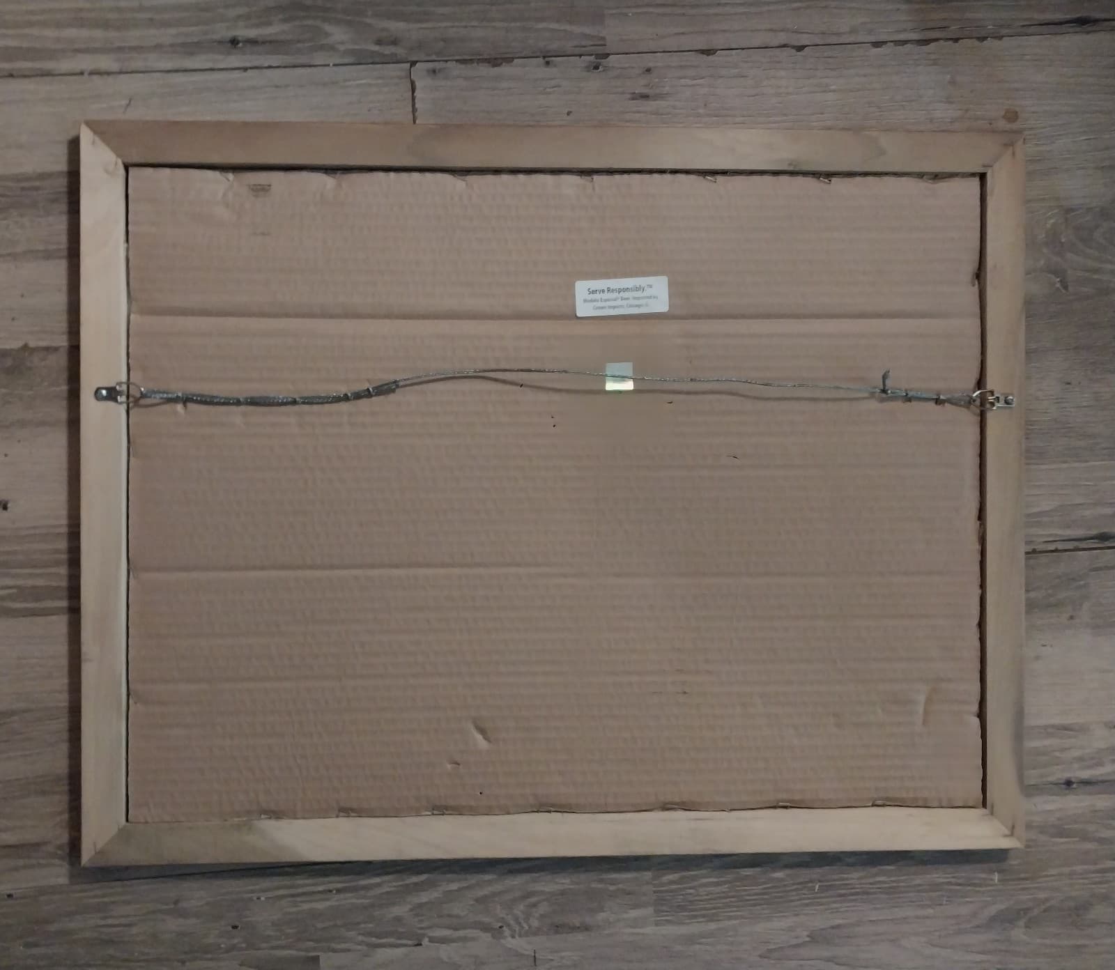 A RARE CERVEZA MODELO ESPECIAL BEER SOCCER PLAYER FRAMED MIRROR SIGN. 21"x27"x1" - Thumbnail 2