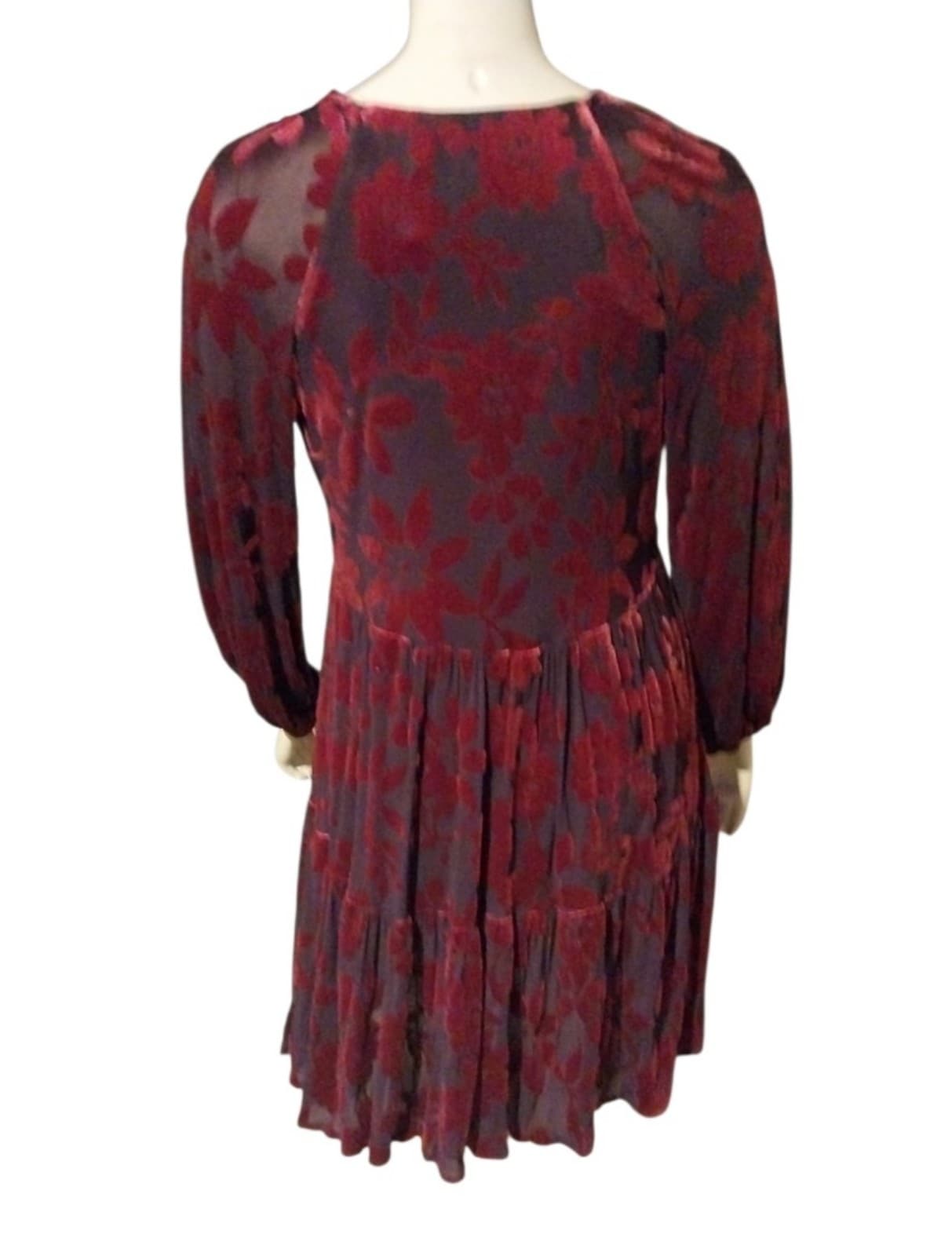 Taylor. Red & Black Dress. Size 4 - Thumbnail 3