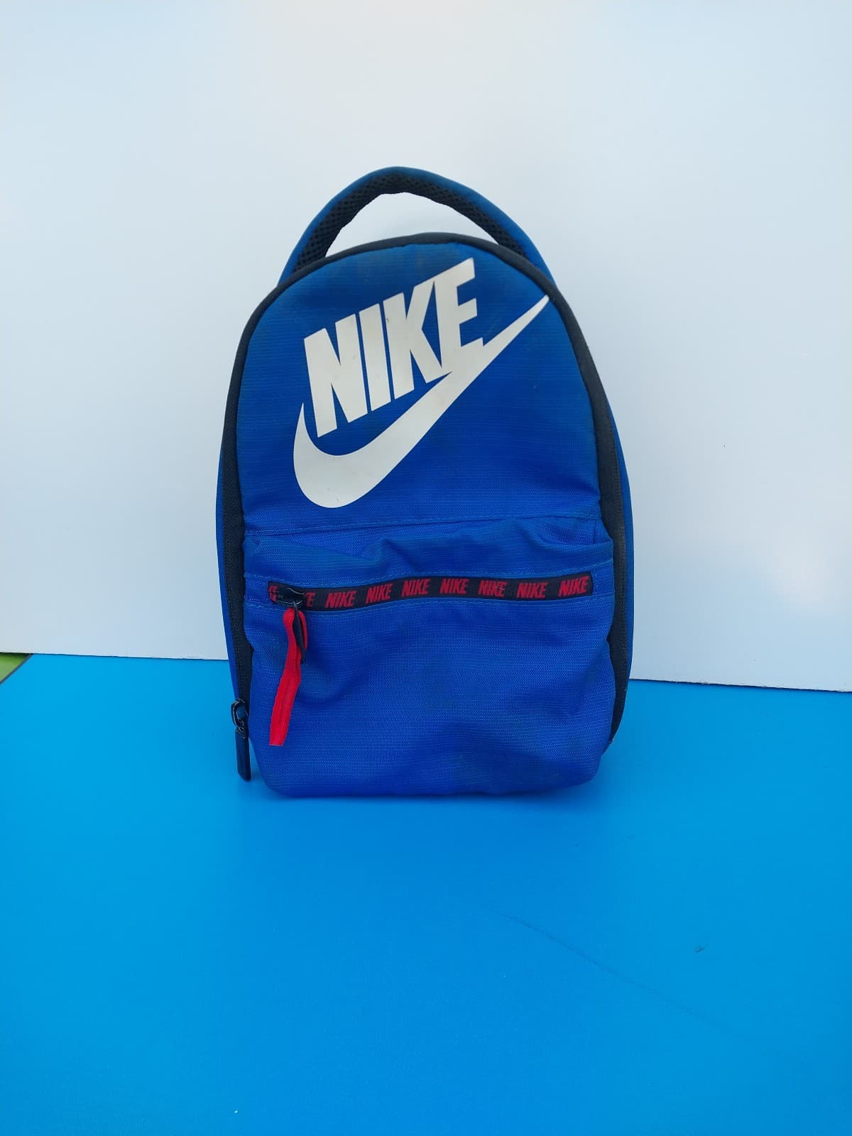 Nike Futura Space Insulated Lunch Bag - Royal Blue/Red, One Size - Image 1